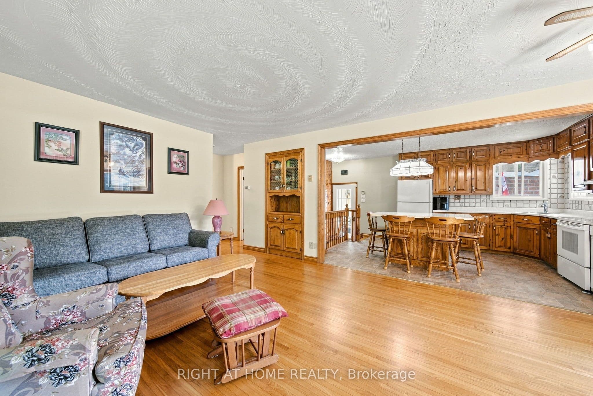 1013 Tay Point Road, Penetanguishene, ON L9M 2C6