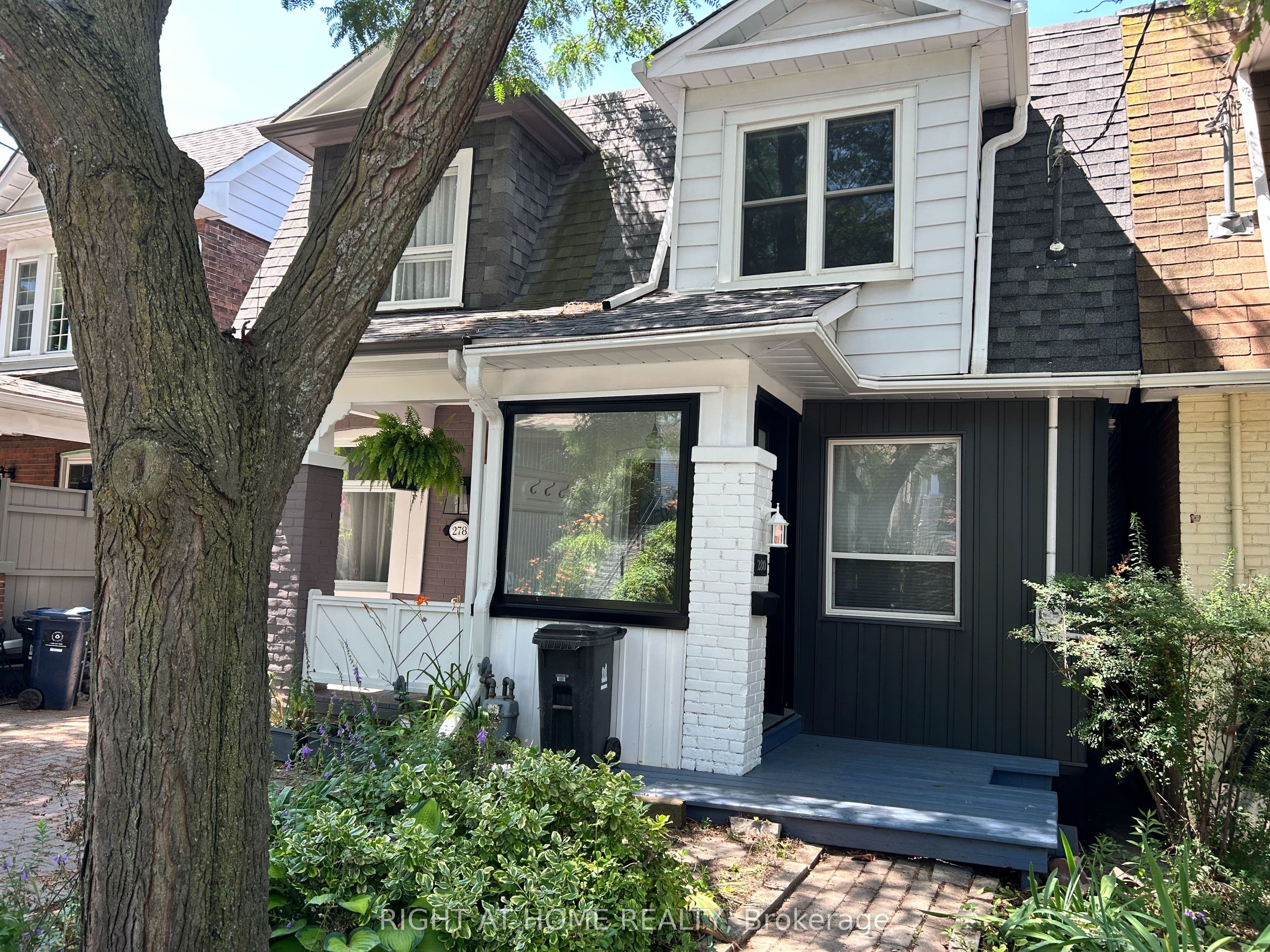 280 Kenilworth Avenue, Toronto, ON M4L 3S8