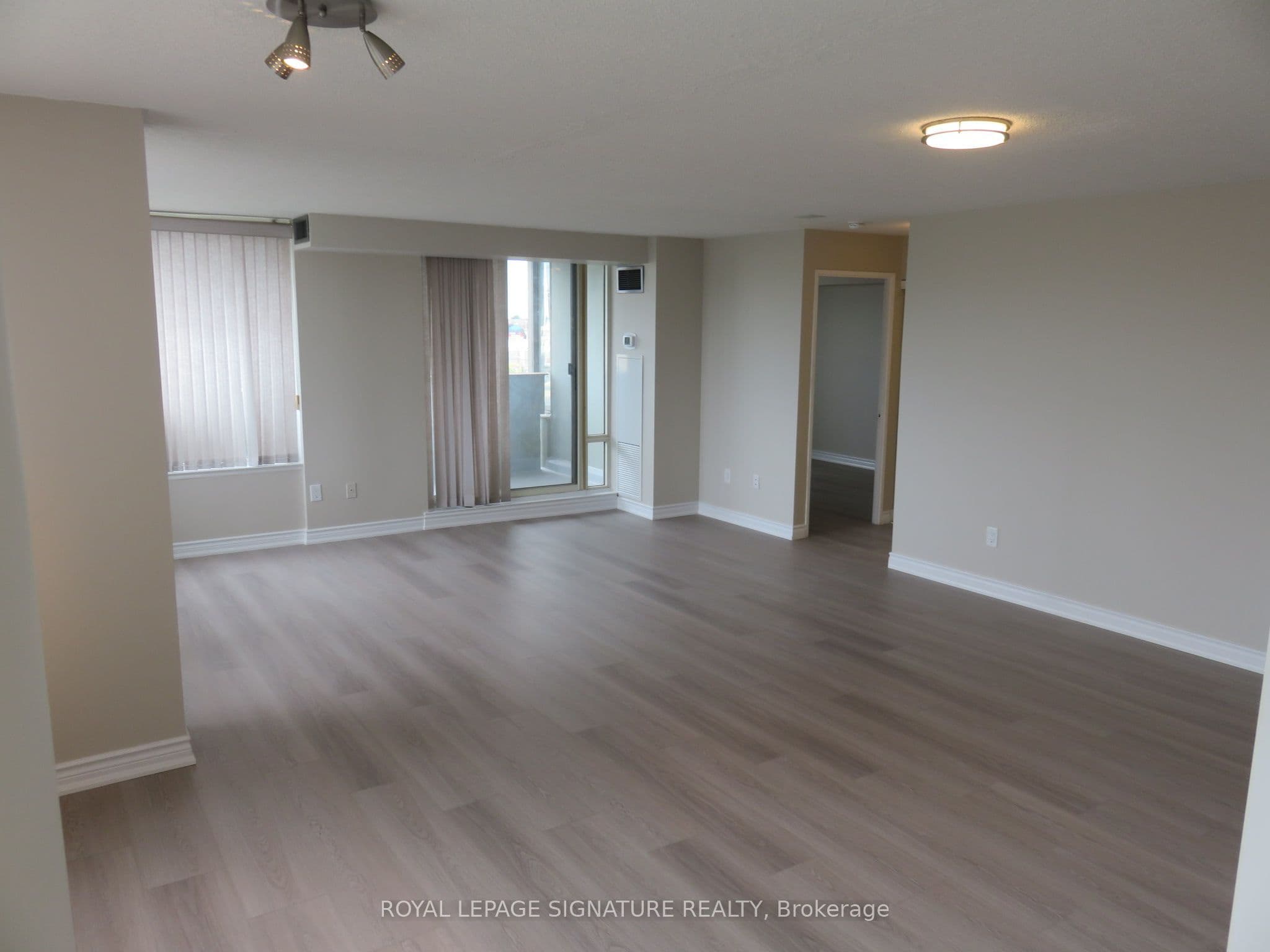 700 Constellation Drive 408, Mississauga, ON L5R 3G8