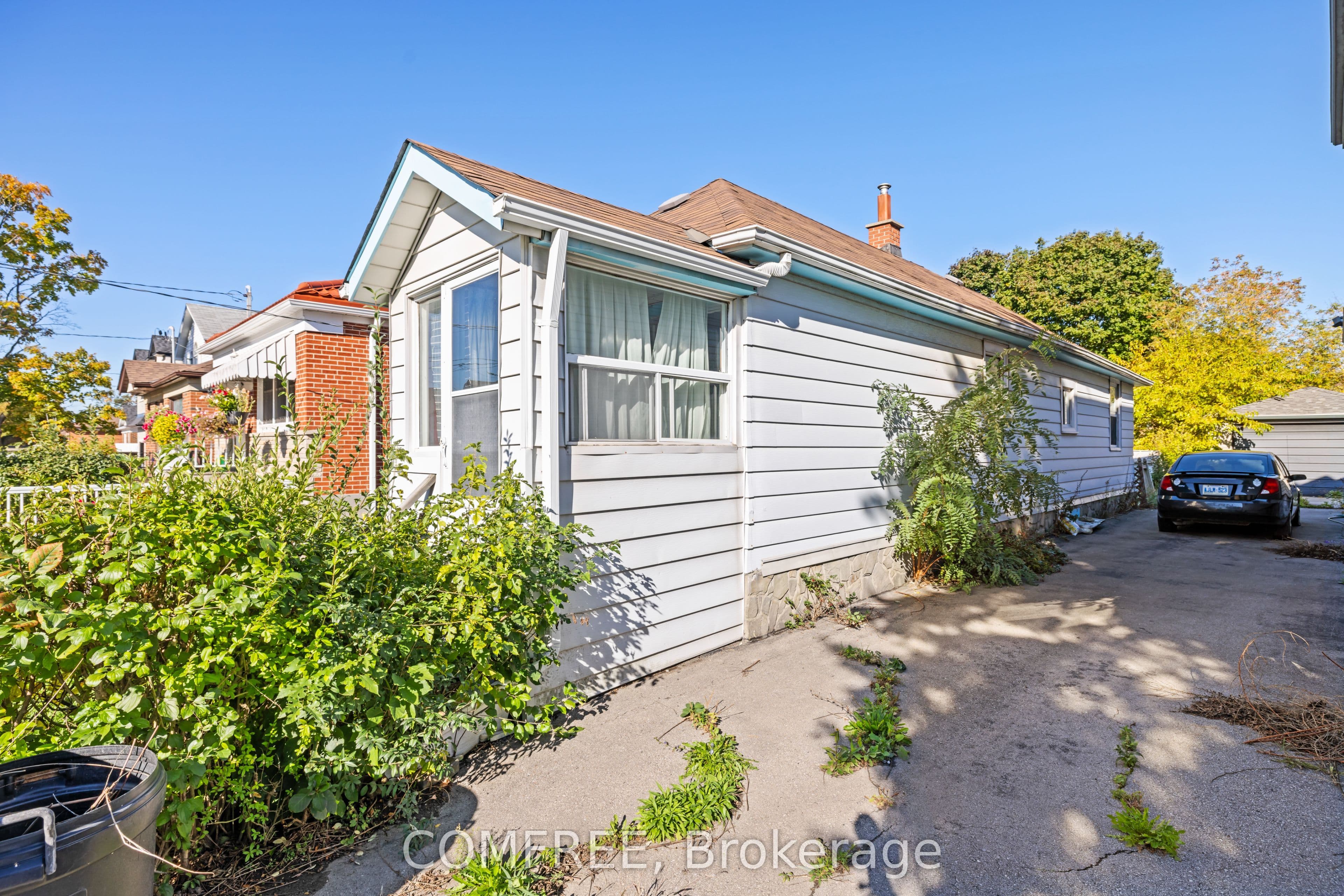 18 Glasgow Avenue, Toronto, ON M1K 1C1