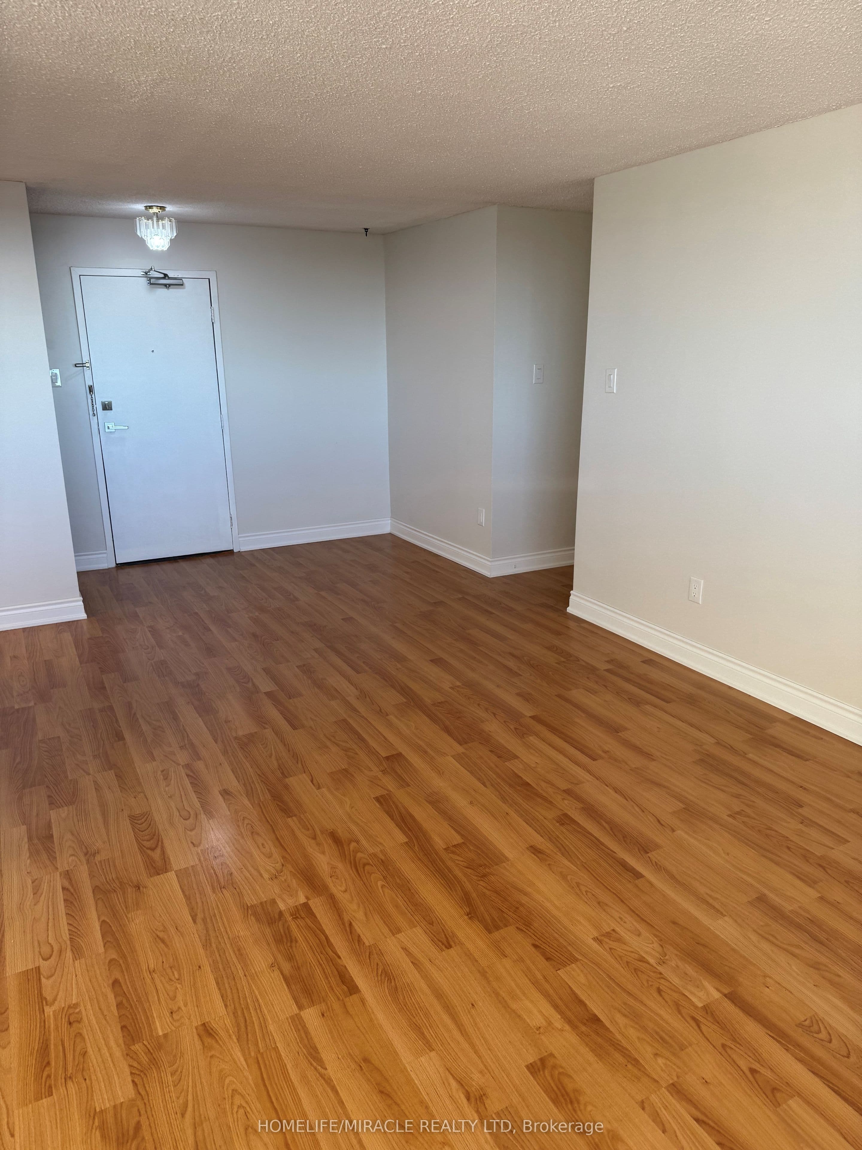 120 Dundalk Drive PH9, Toronto, ON M1P 4V9