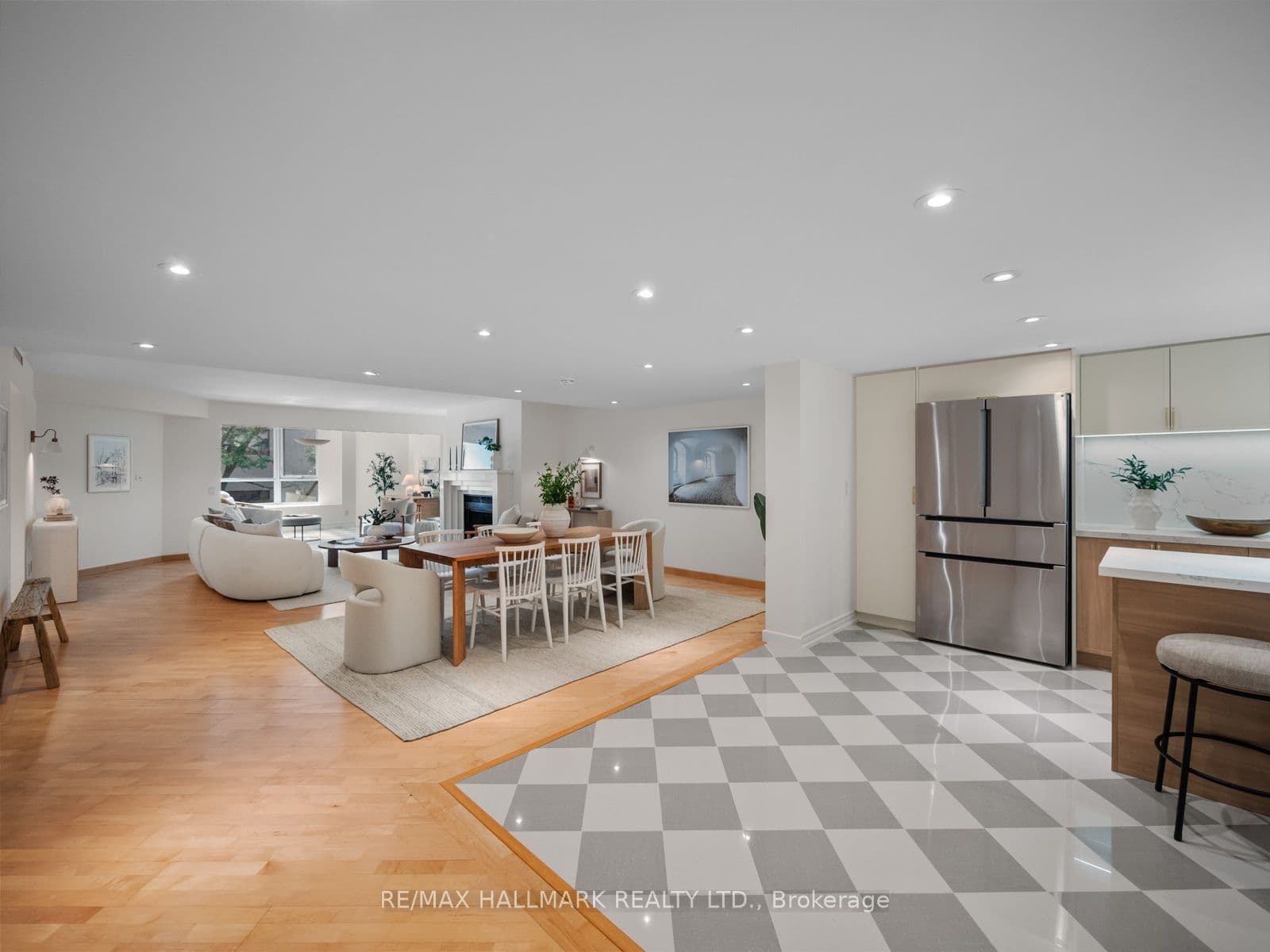 25 George Street 305, Toronto, ON M5A 4L8