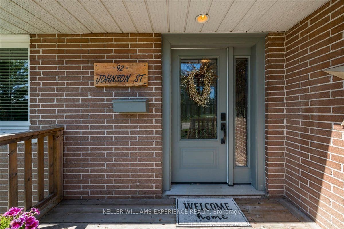 92 Johnson Street, Barrie, ON L4M 4R3