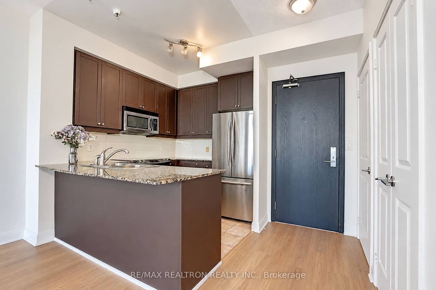90 Absolute Avenue 710, Mississauga, ON L4Z 0A3