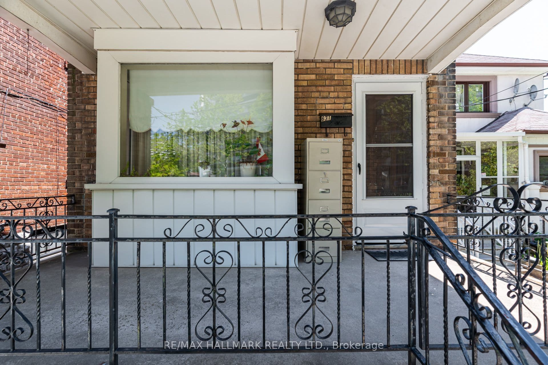 631 Lauder Avenue, Toronto, ON M6E 3J8