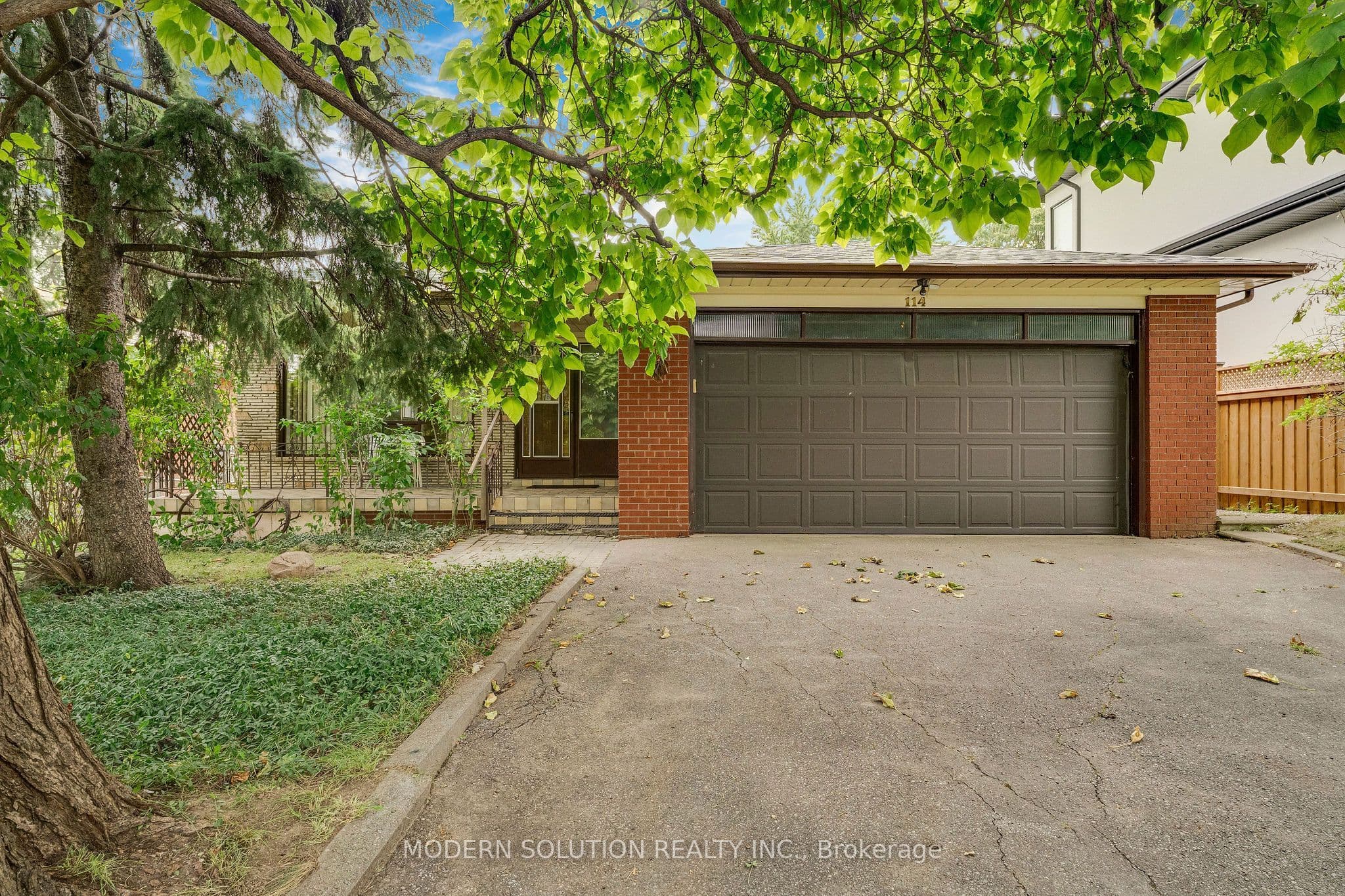 114 Elmcrest Road, Toronto, ON M9C 3R9