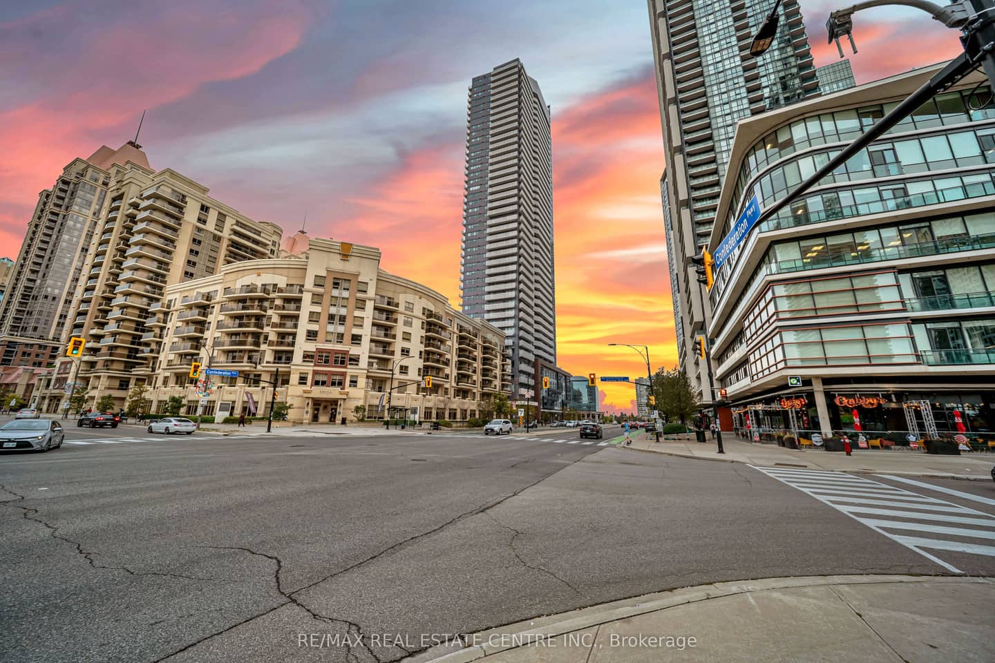 4065 Confederation Parkway N 3803, Mississauga, ON L5B 4W1
