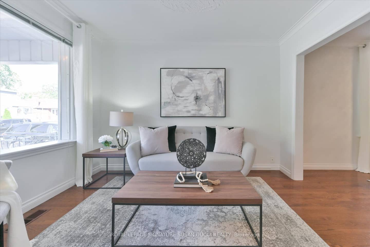 725 Sammon Avenue, Toronto, ON M4C 2E3