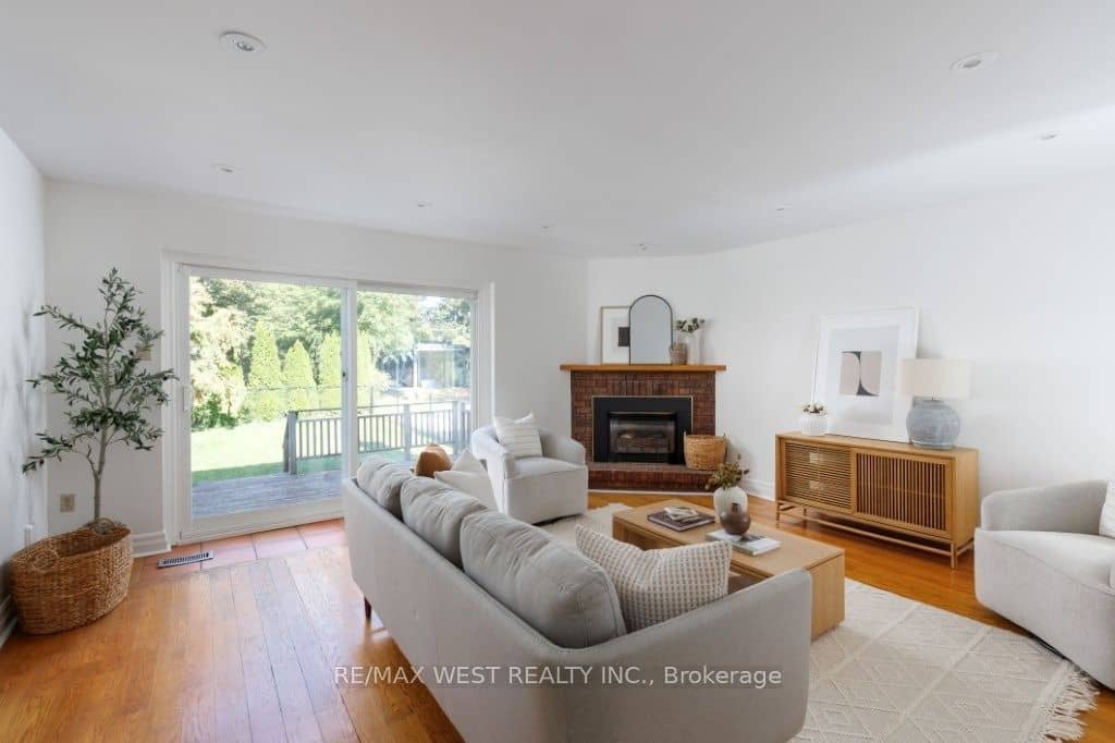 256 Erskine Avenue, Toronto, ON M4P 1Z4