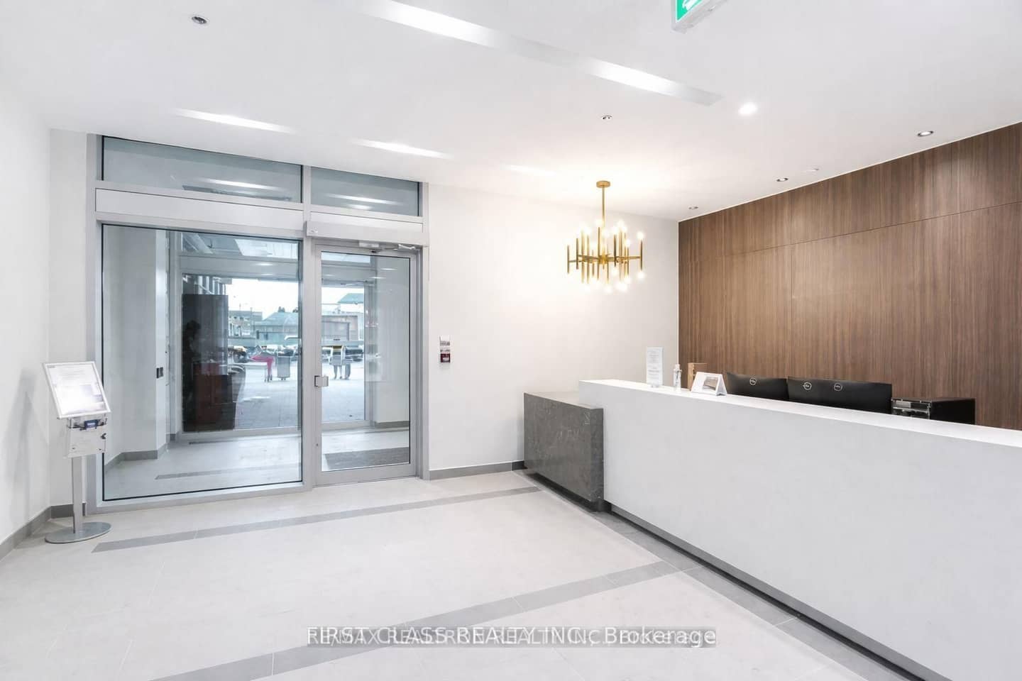 1787 St Clair Avenue W 425, Toronto, ON M6N 1J6