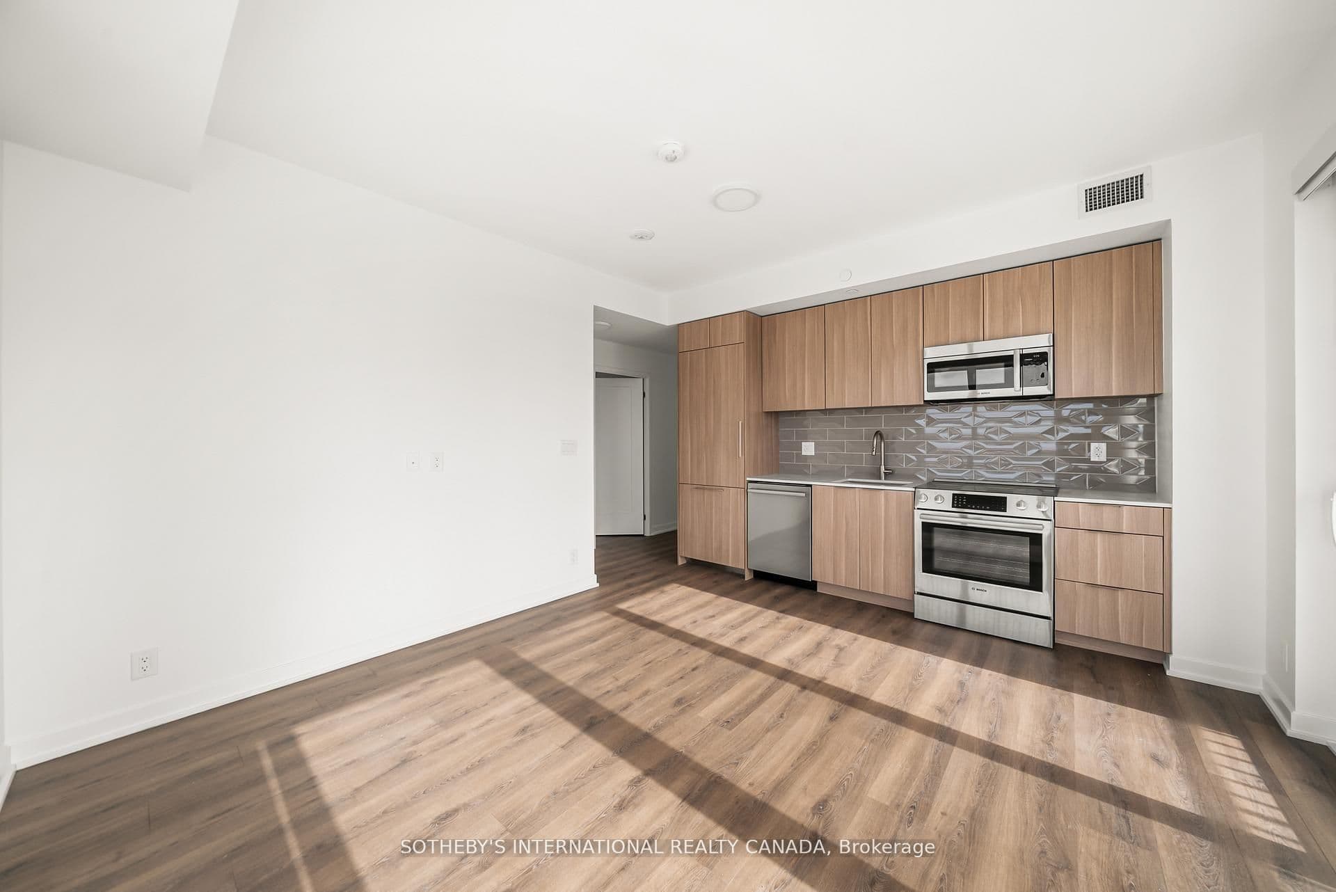 88 bathurst Street 1217, Toronto, ON M5V 0W8