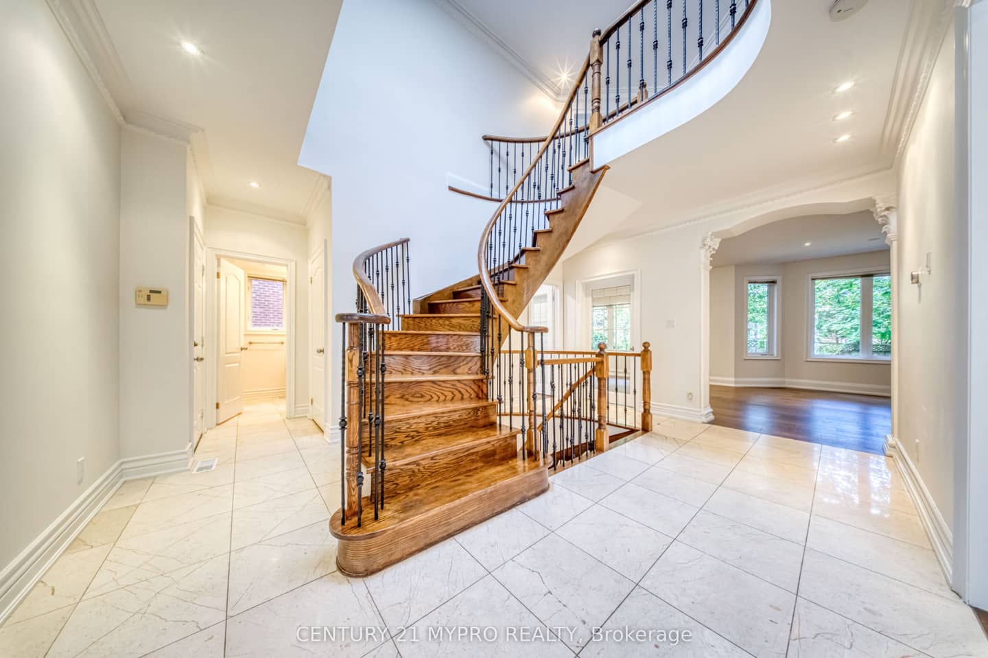 238 Poyntz Avenue, Toronto, ON M2N 1J7