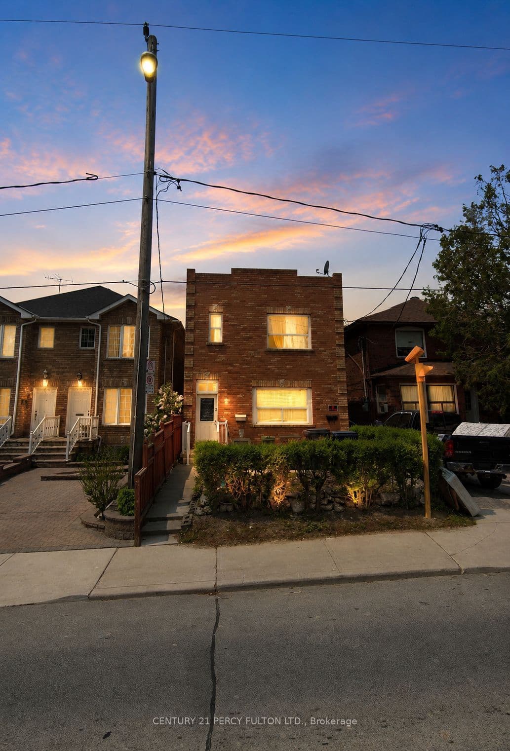 352 Caledonia Road, Toronto, ON M6E 4T6