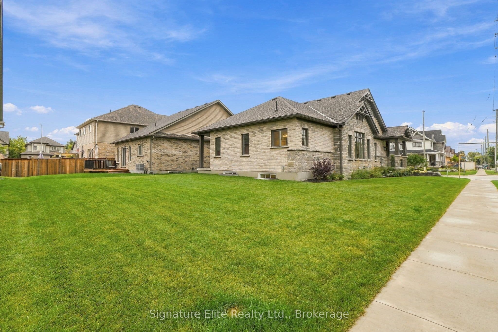 94 Julia Drive, New Tecumseth, ON L0G 1A0
