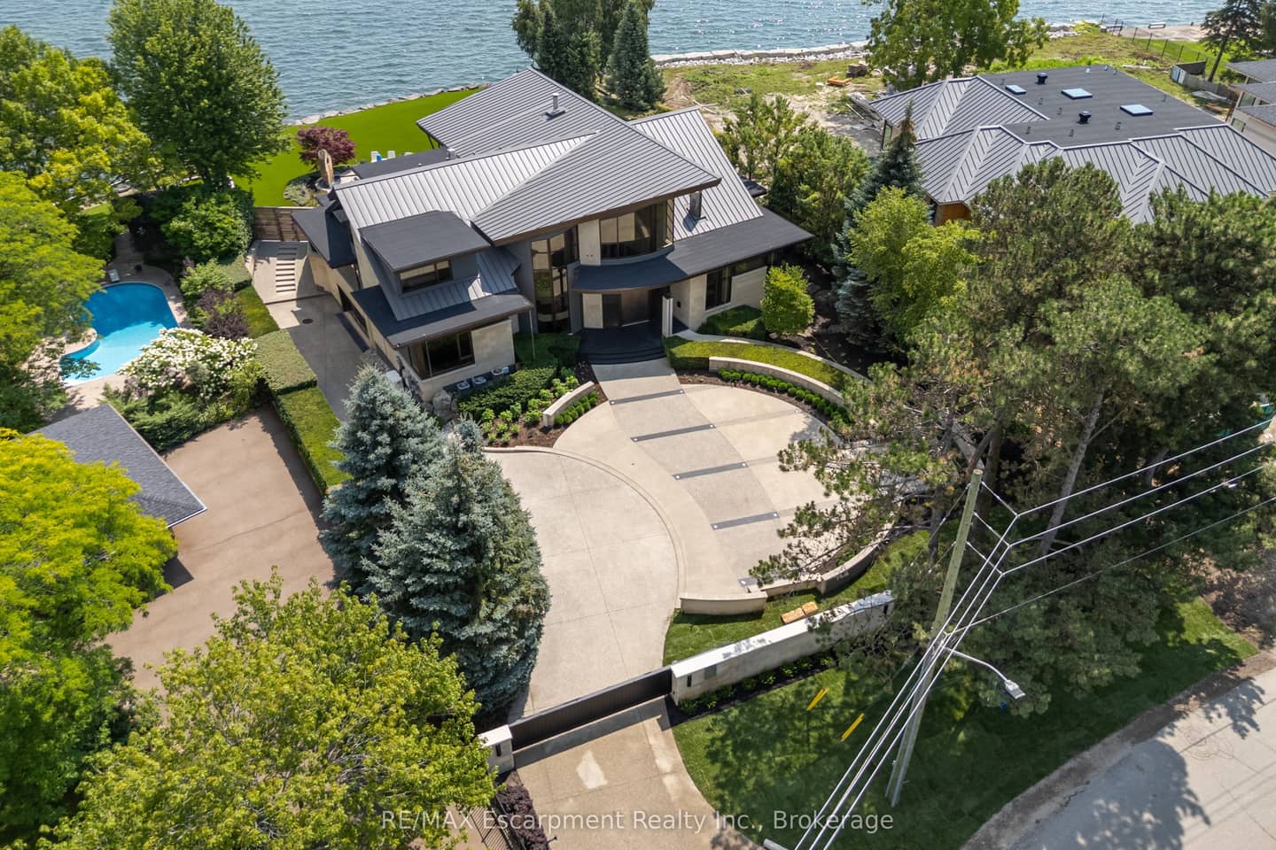 1540 WATERSEDGE Road, Mississauga, ON L5J 1A4