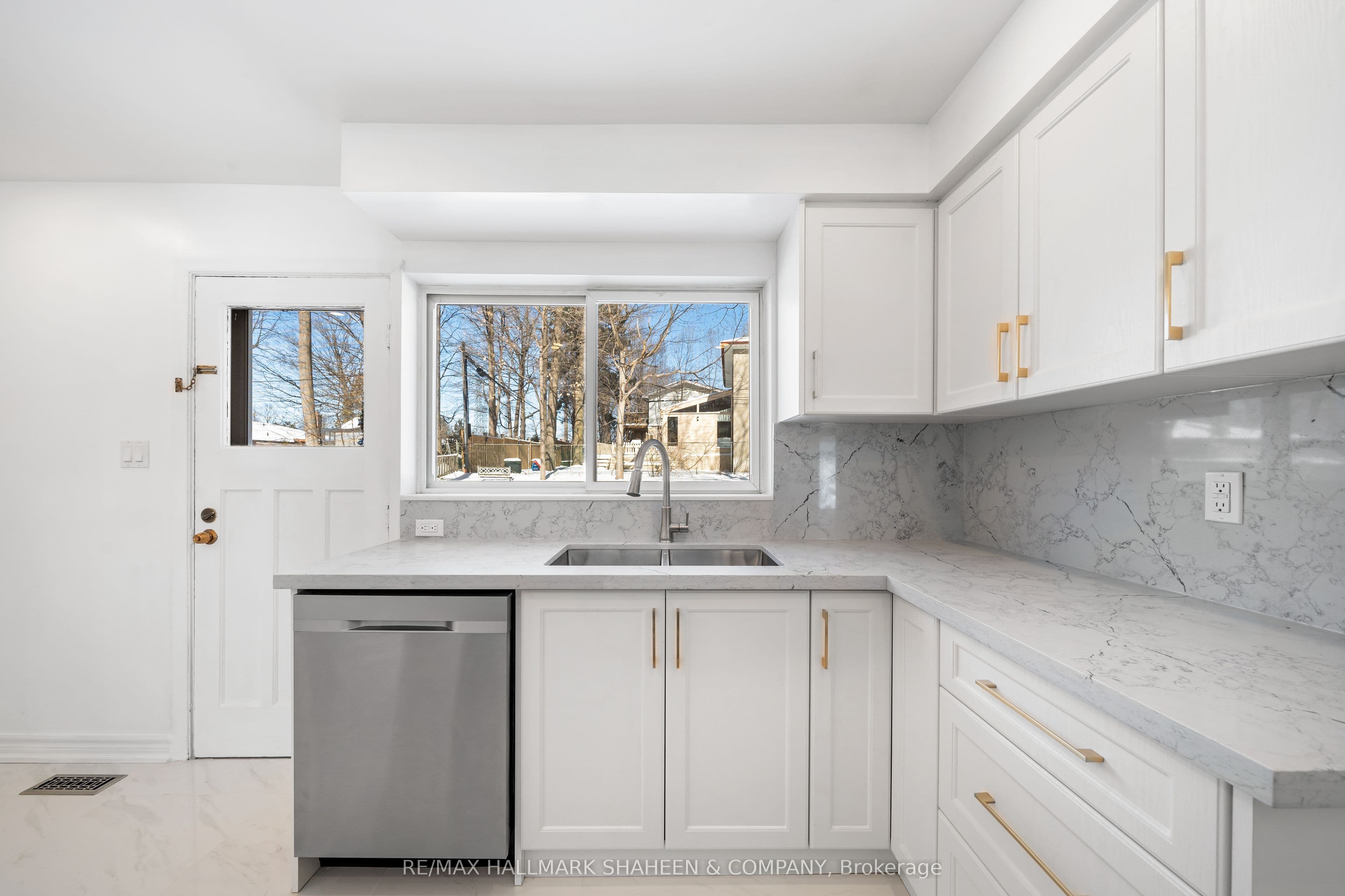 96 Rameau Drive Main, Toronto, ON M2H 1T9