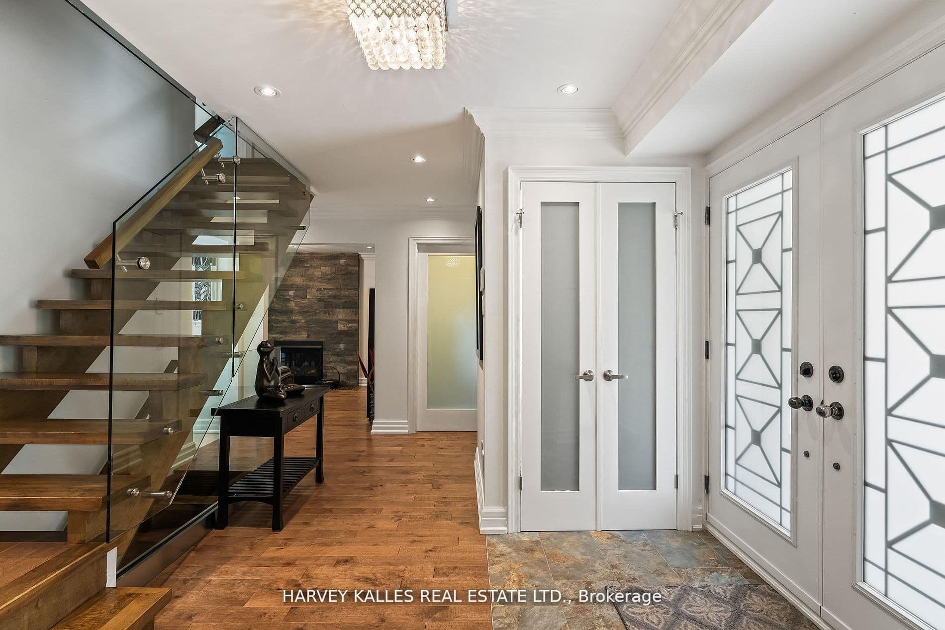 1268 Cermel Drive W, Mississauga, ON L5H 3V4