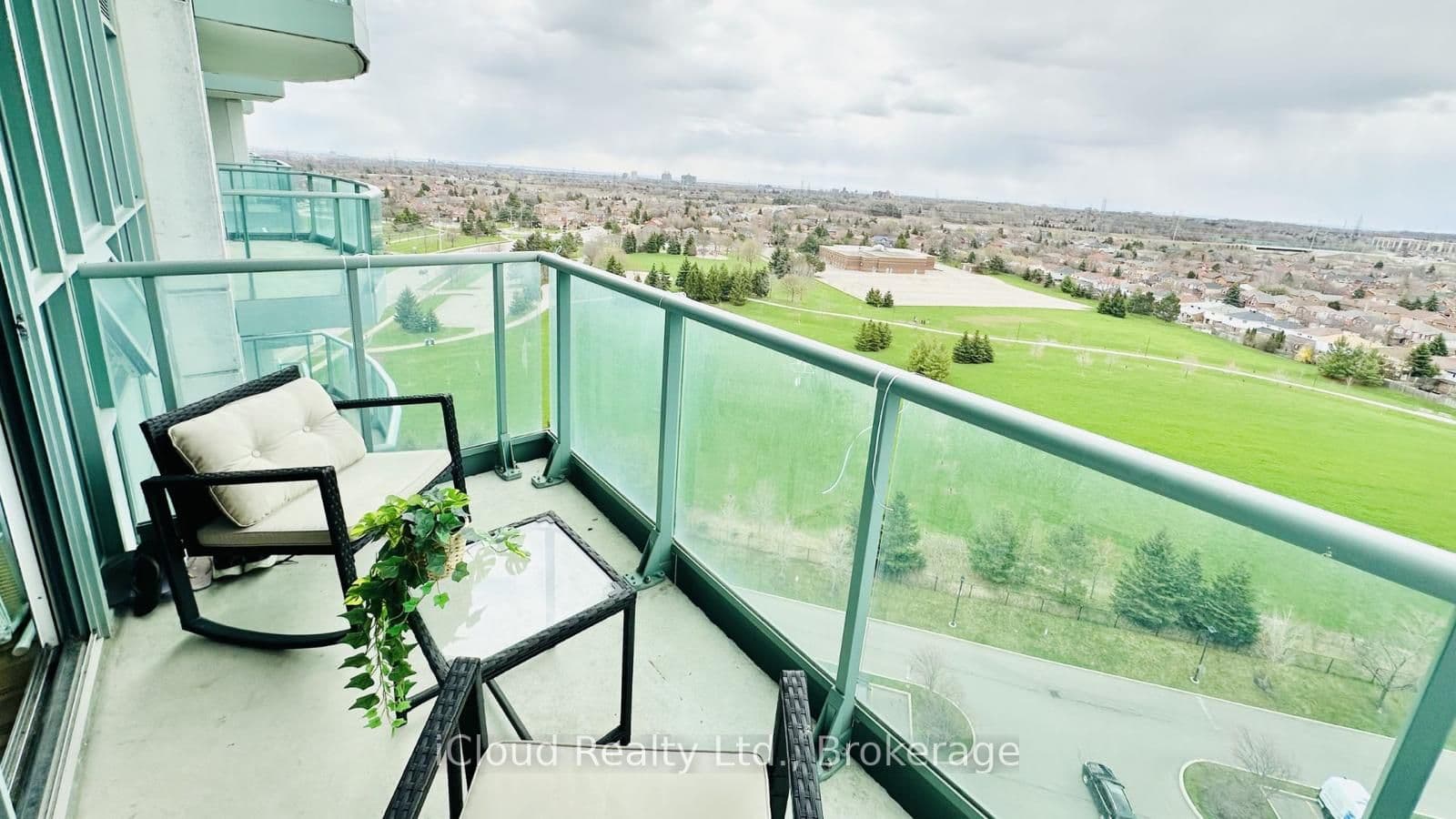 4900 Glen Erin Drive 1507, Mississauga, ON L5M 7S2