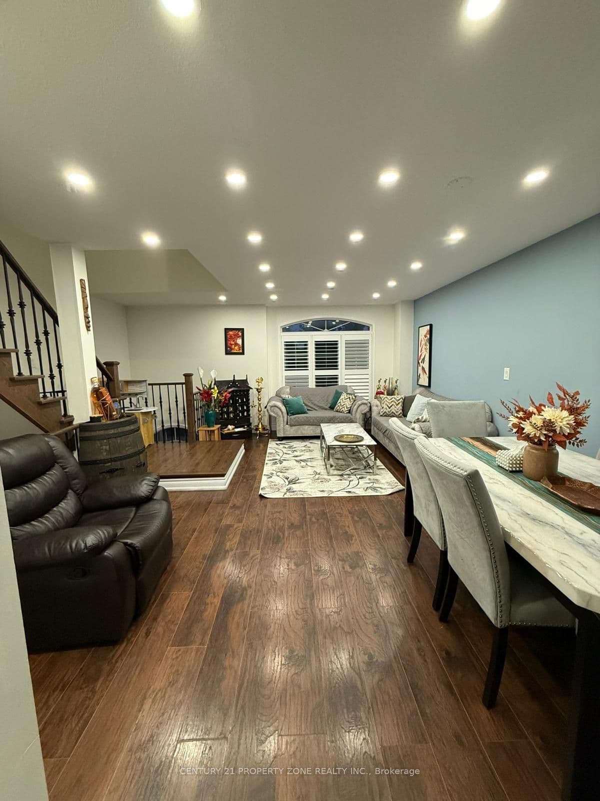 321 Aspendale Crescent, Mississauga, ON L5W 0E7