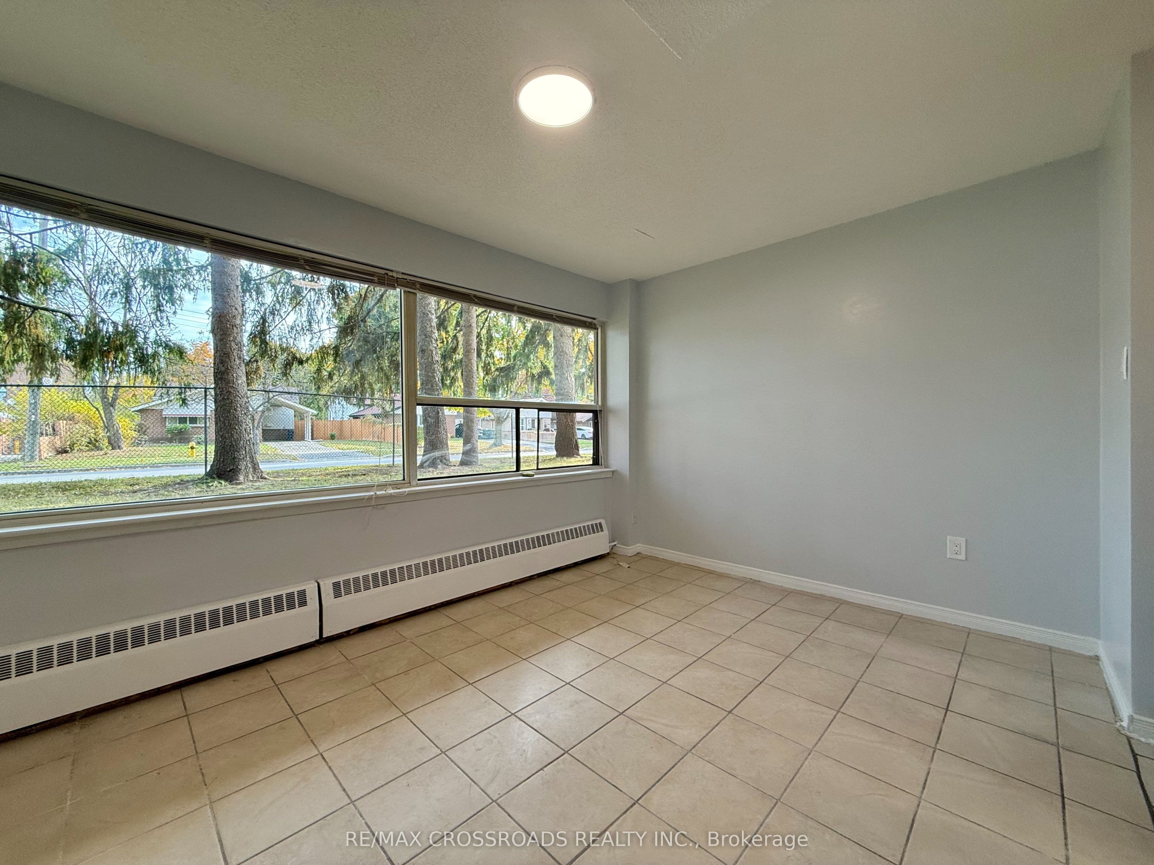 1191 Ellesmere Road B3, Toronto, ON M1P 2X6