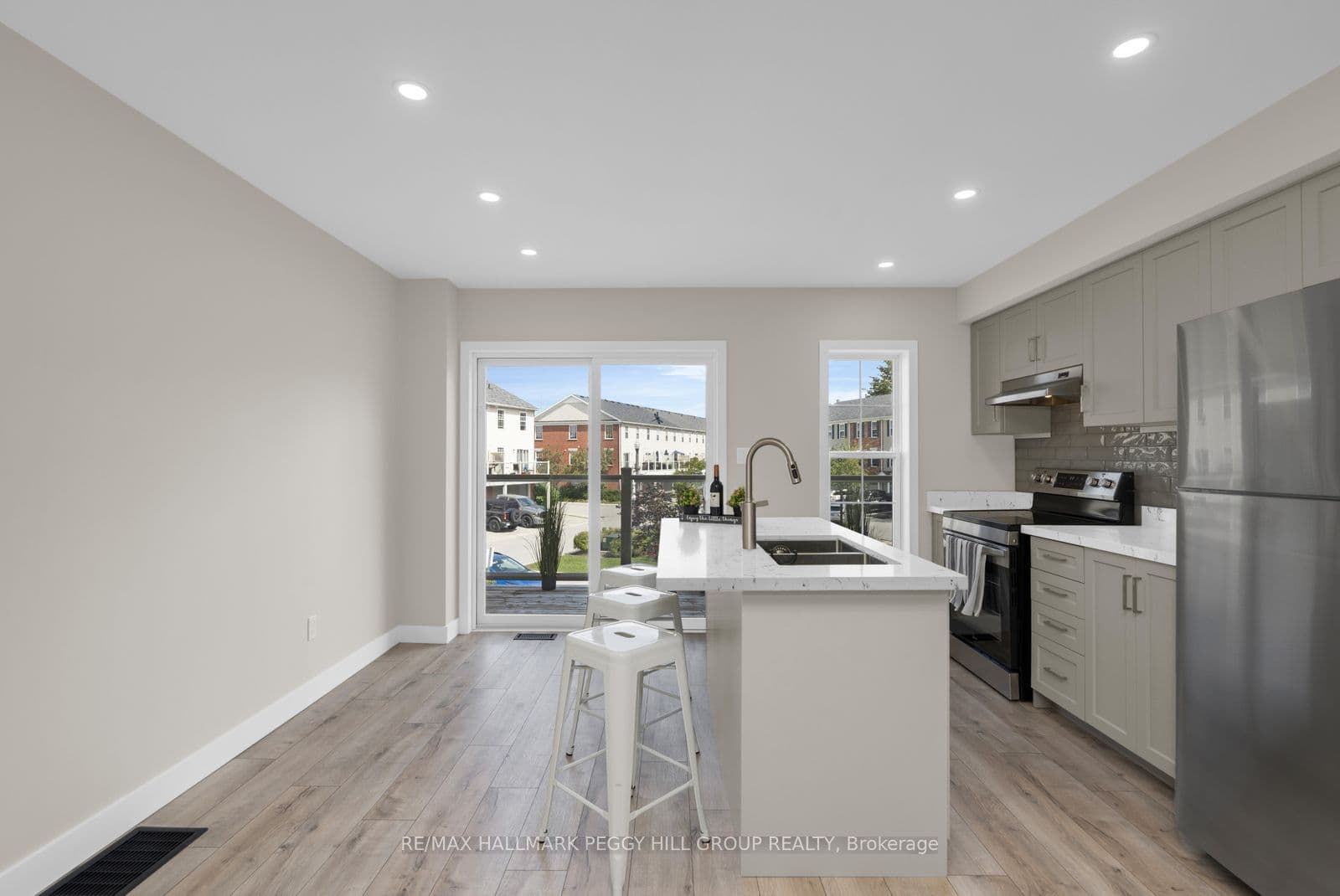 91 Coughlin Road 19, Barrie, ON L4N 0L6