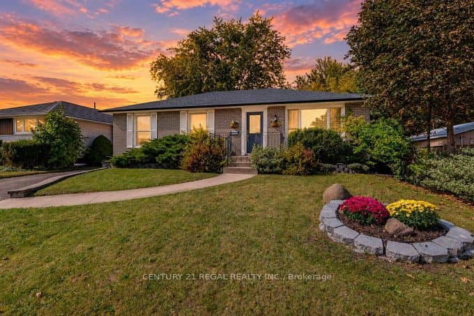 2 Alderbury Crescent, Brampton, ON L6T 1P6