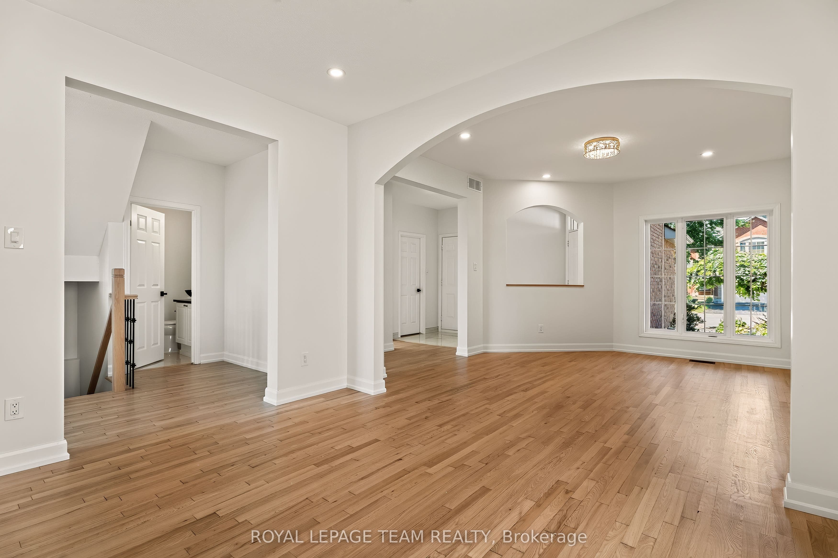 28 Borealis Crescent, Overbrook - Castleheights and Area, ON K1K 4T4