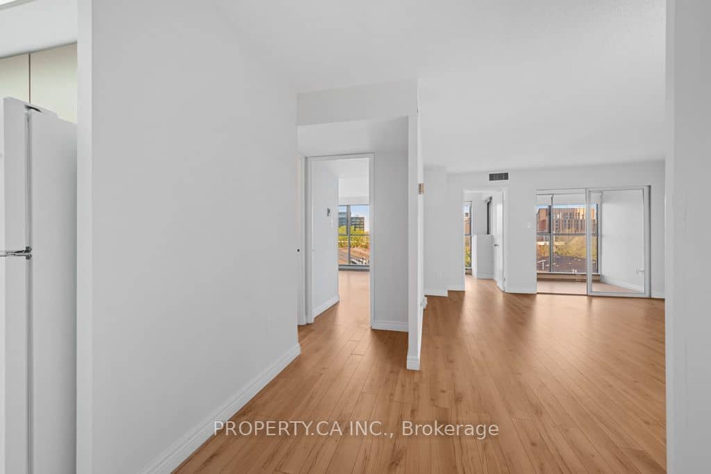 65 Scadding Avenue 608, Toronto, ON M5A 4L1