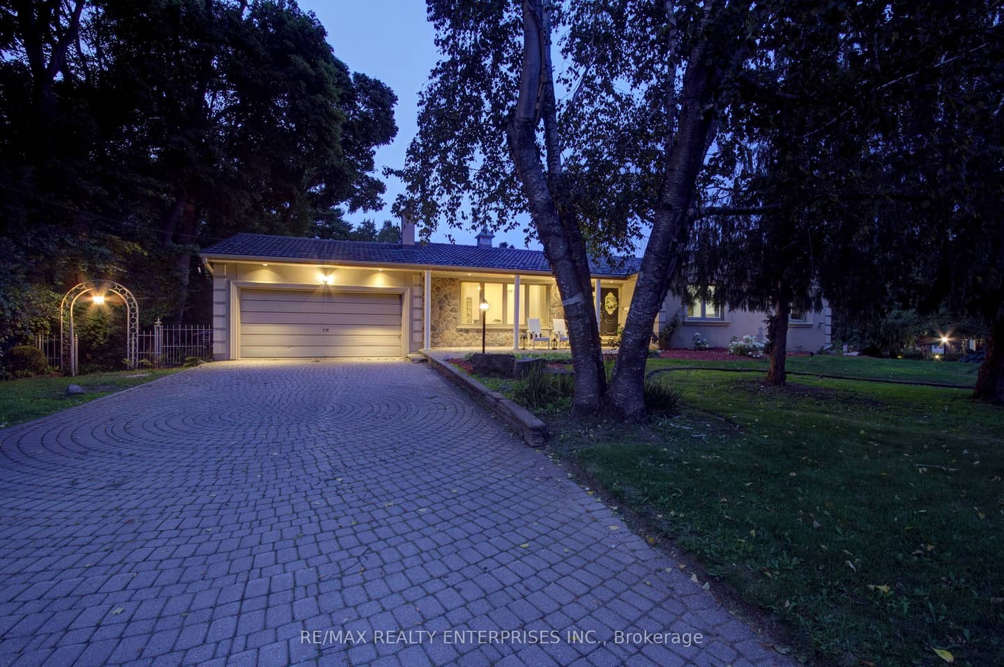 551 Cochise Crescent, Mississauga, ON L5H 1Y3
