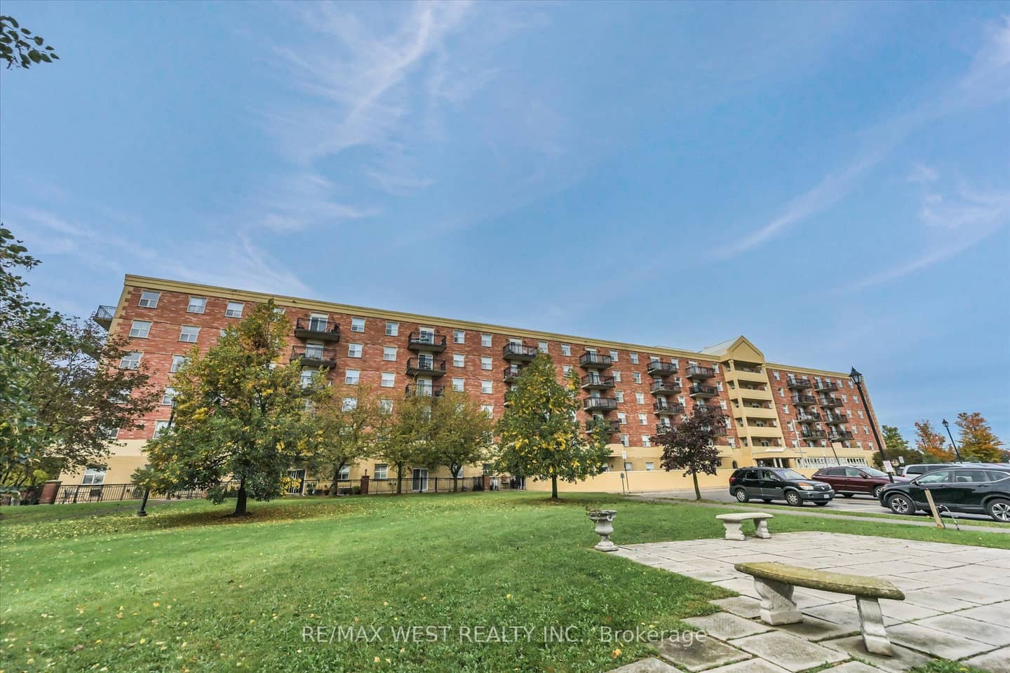 7373 Martin Grove Road 319, Vaughan, ON L4L 9K1