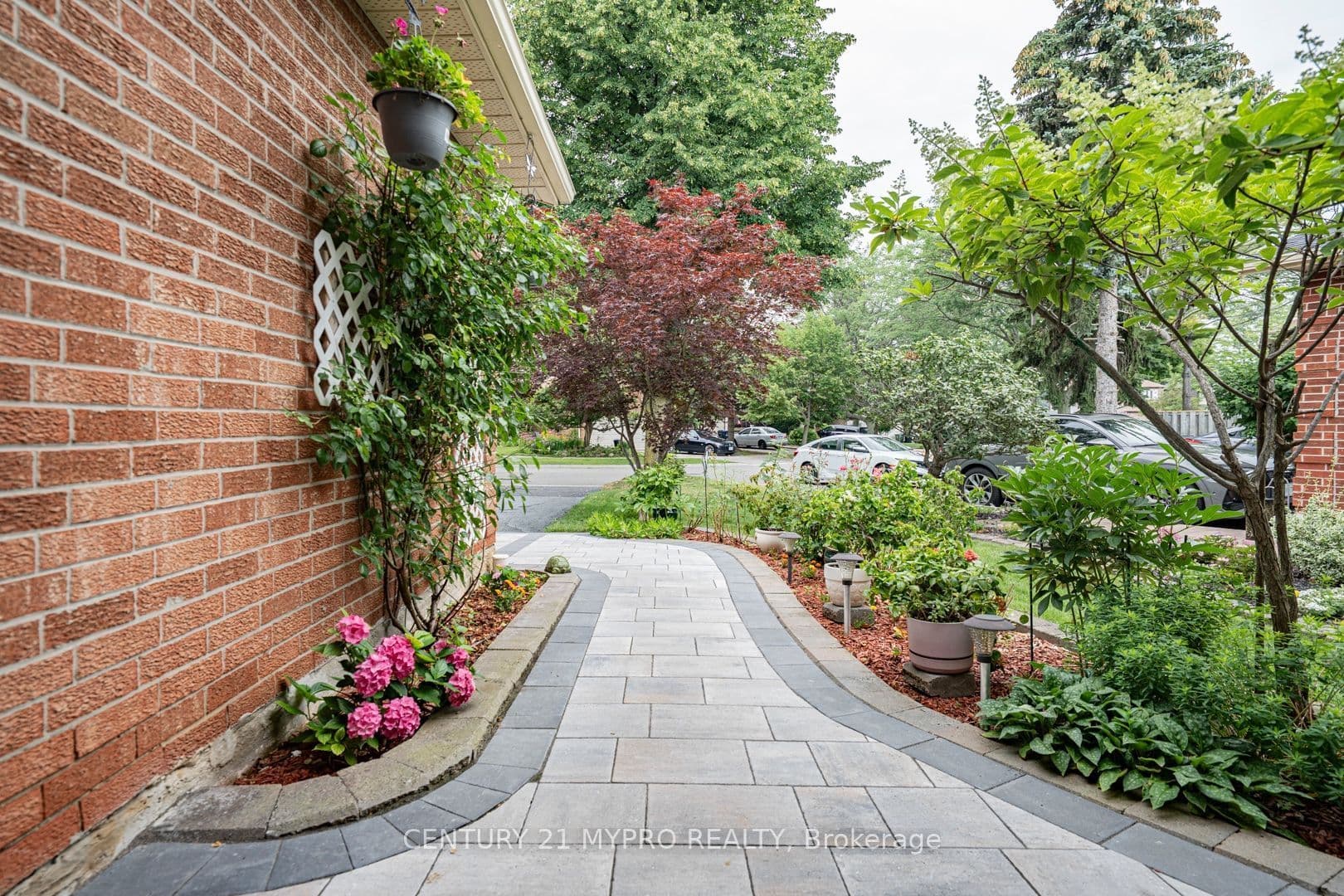 35 Wheeling Drive, Toronto, ON M1C 3X2