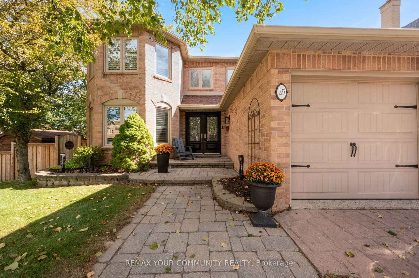 25 Albery Crescent, Aurora, ON L4G 5R8