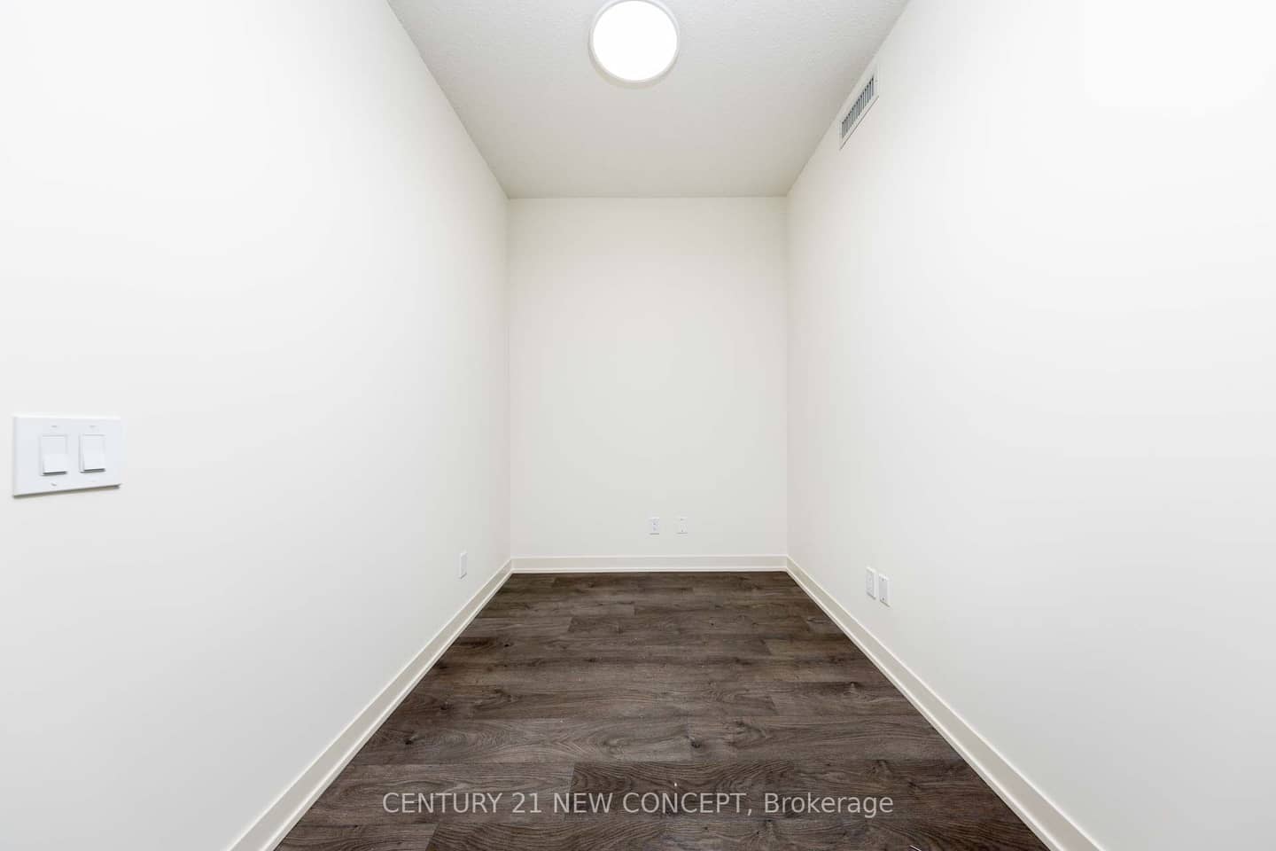4955 Yonge Street E 705, Toronto, ON M2N 5N6