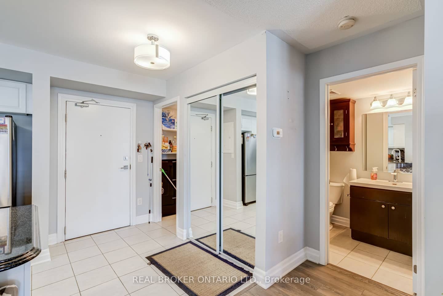 1045 Nadalin Heights 105, Milton, ON L9T 8R5