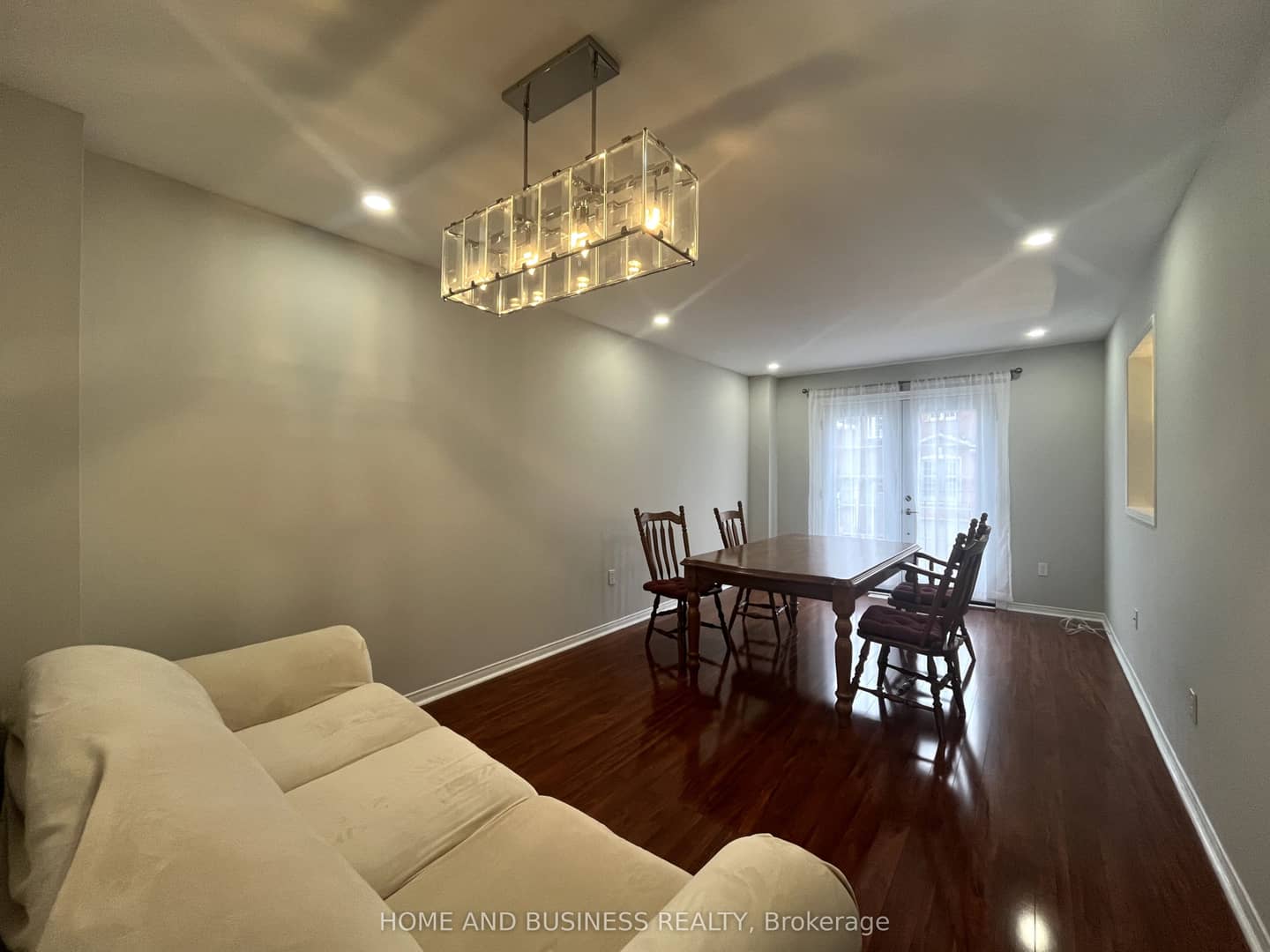 1588 South Parade Court 23, Mississauga, ON L5M 6E7