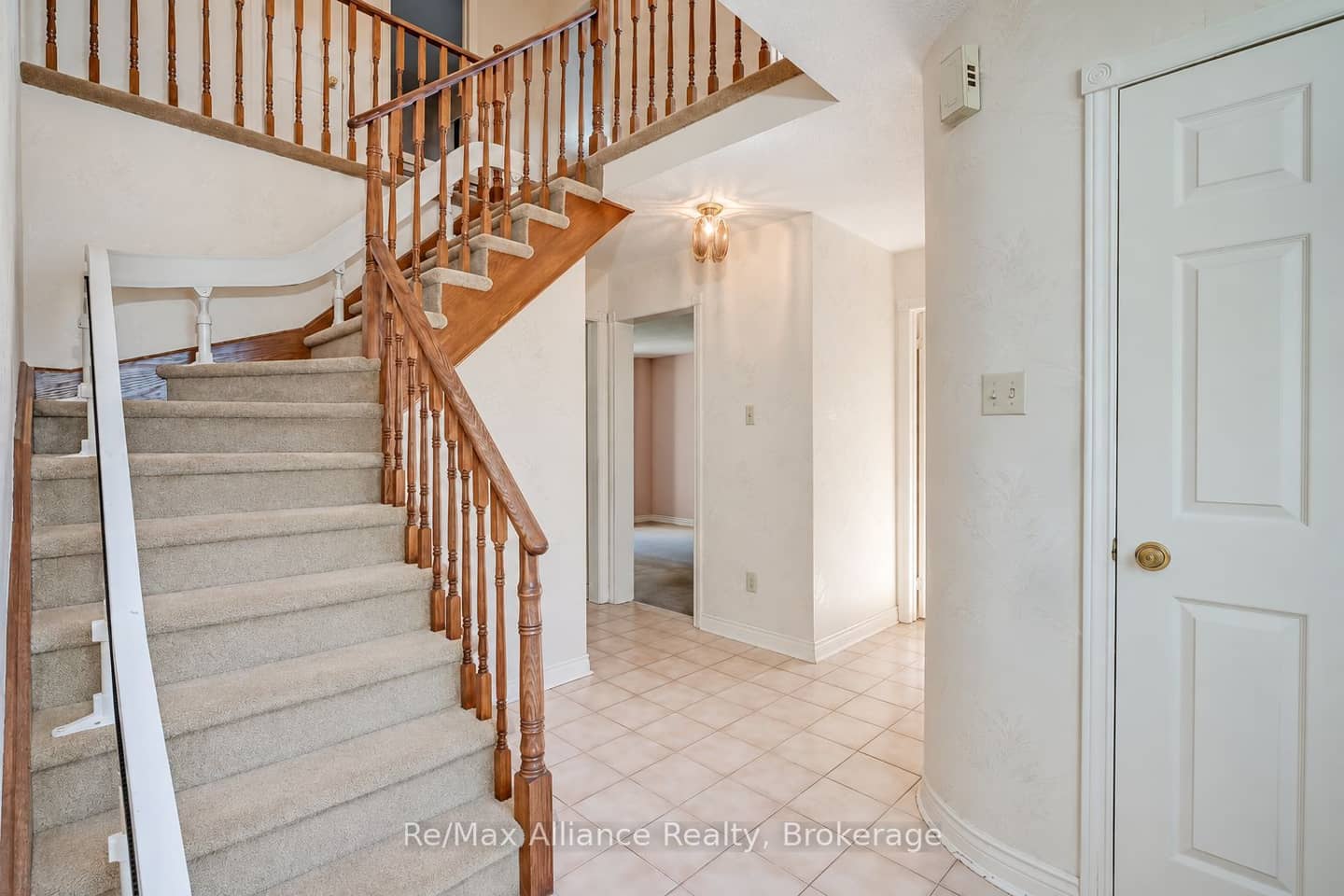 2151 Pineview Drive, Oakville, ON L6H 5M3