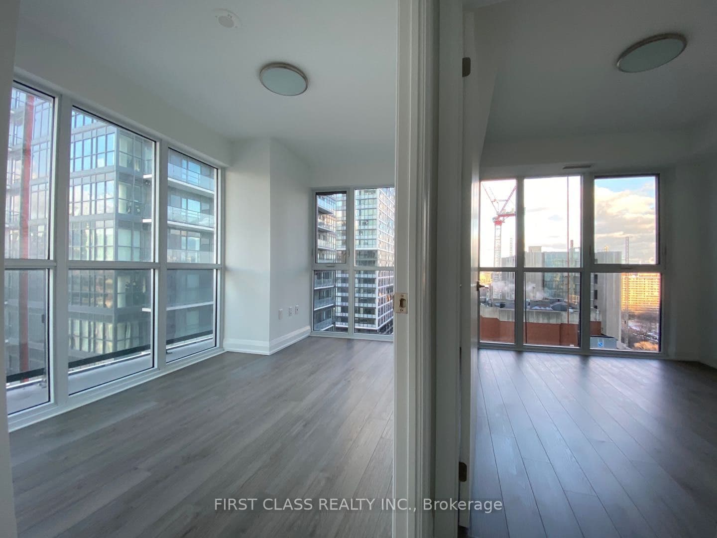 77 Mutual Street 1809, Toronto, ON M5B 0B9