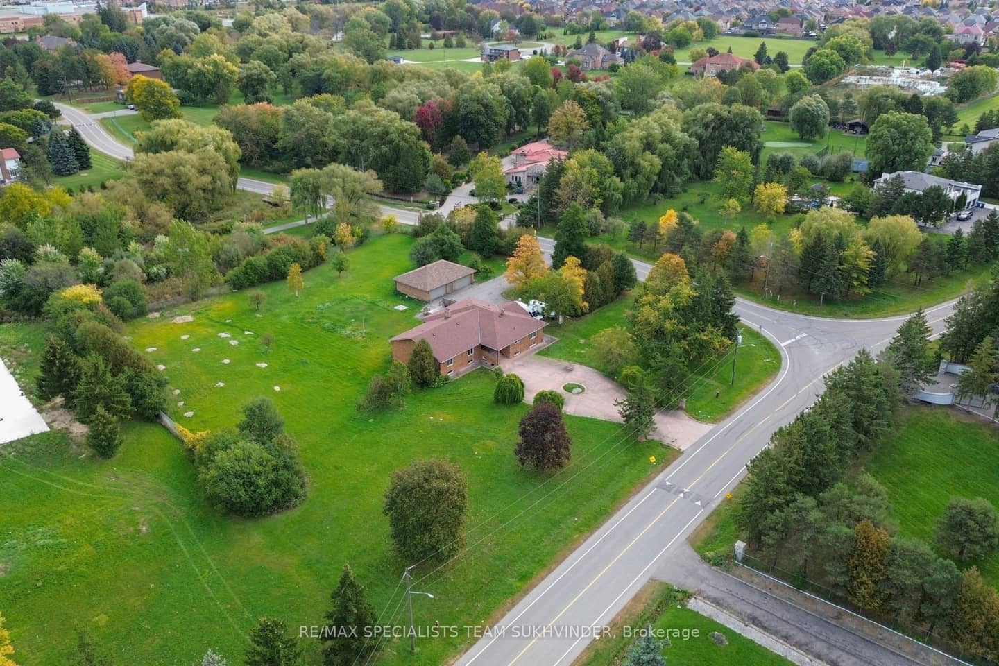 11 Julian Drive, Brampton, ON L6P 0L3