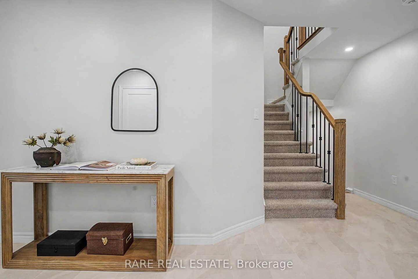 521 Hickory Avenue N, Whitby, ON L1N 9W9