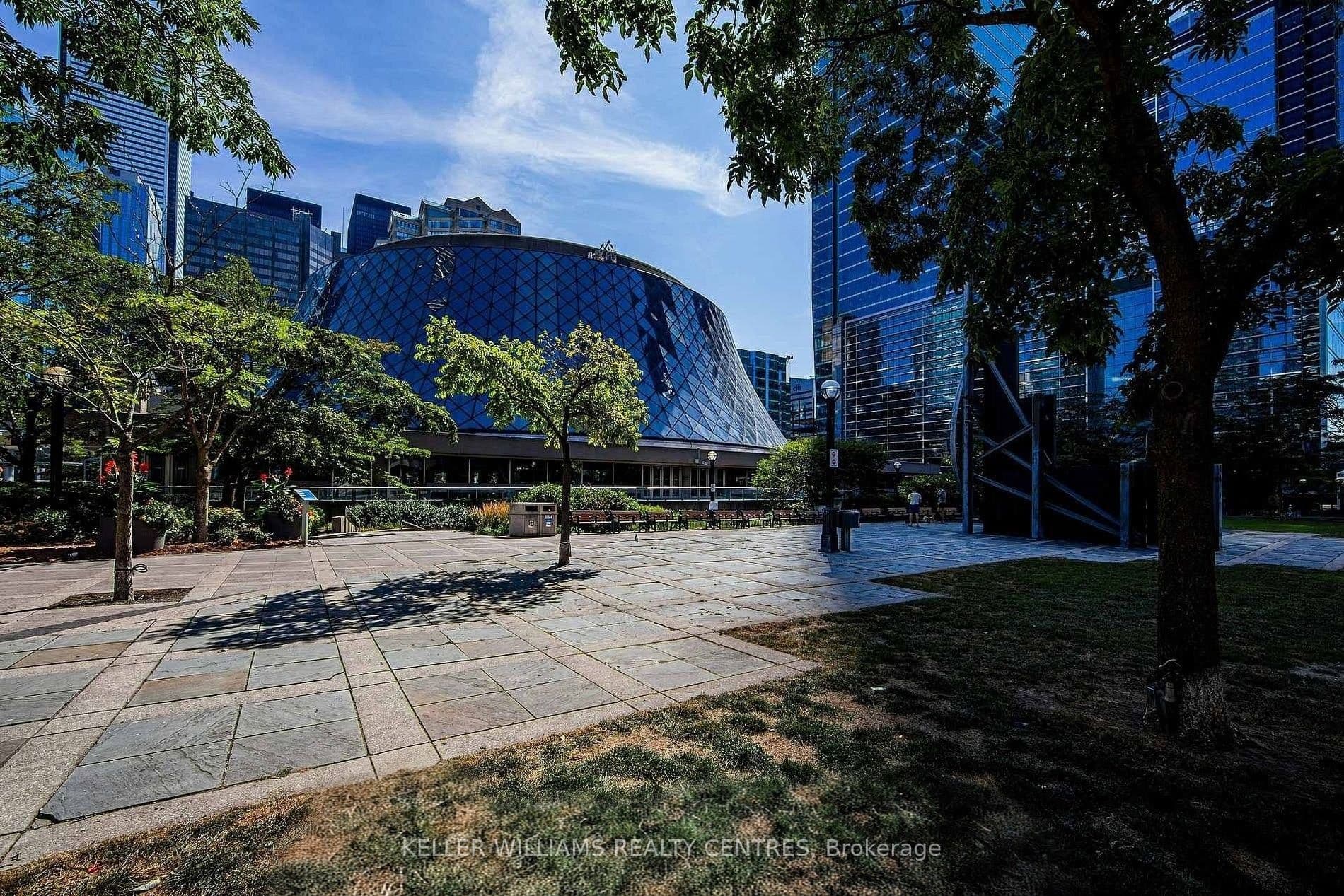 224 King Street West Street W 501, Toronto, ON M5H 0A6