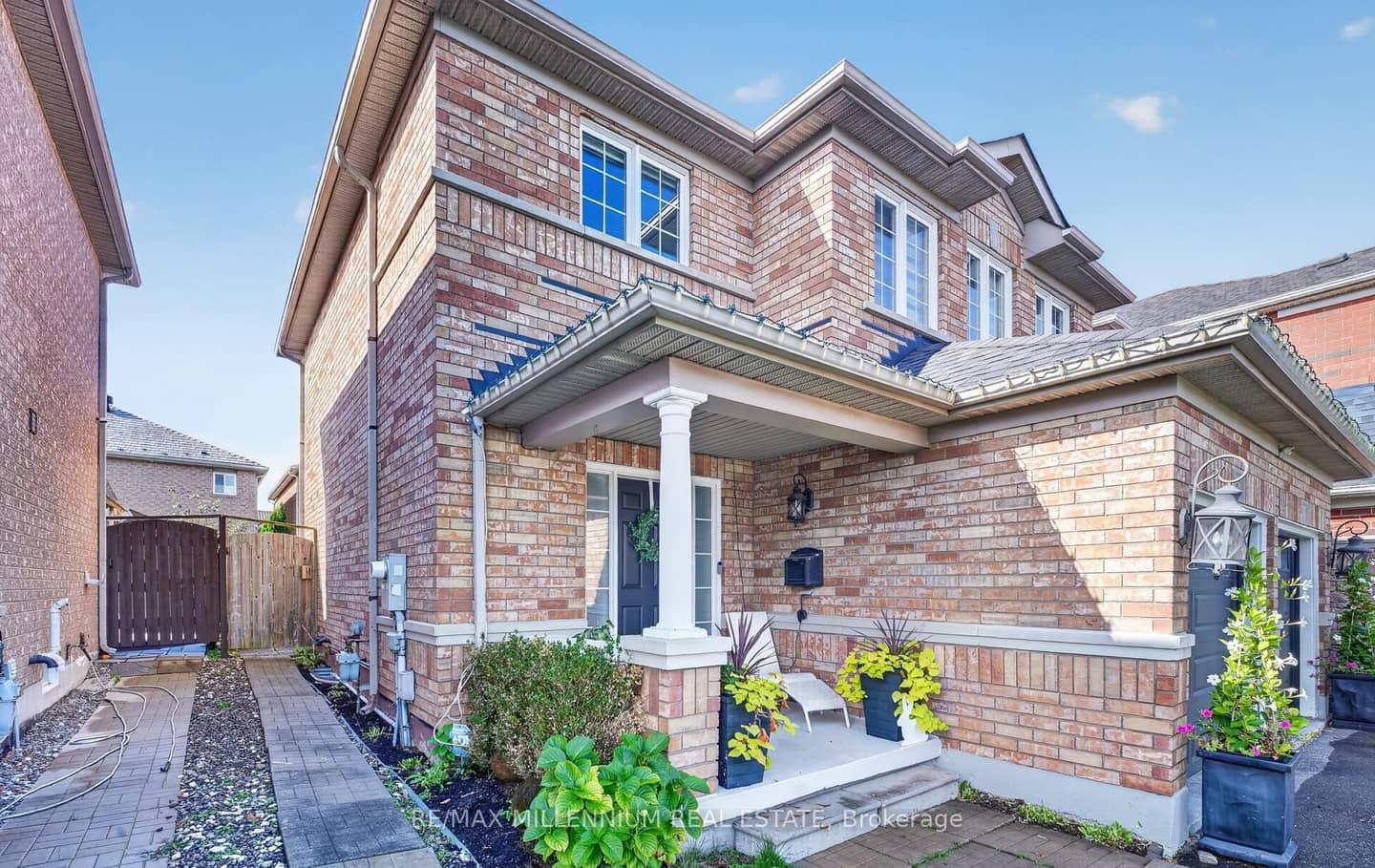 262 Brisdale Drive W, Brampton, ON L7A 2T3