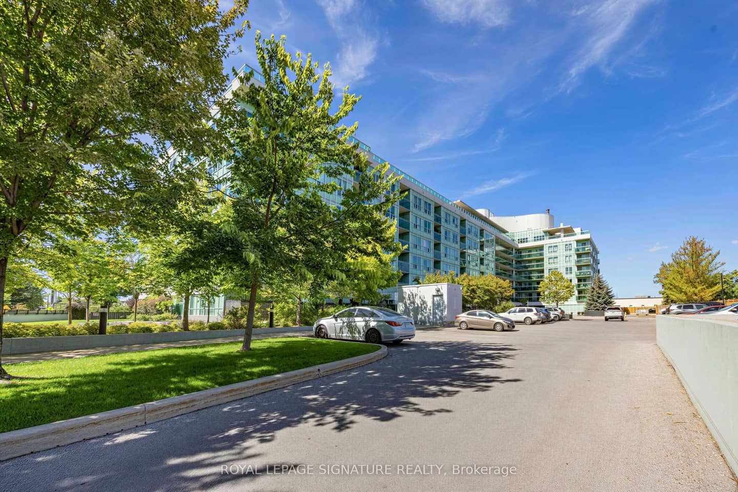 60 Fairfax Crescent 322, Toronto, ON M1L 0E1