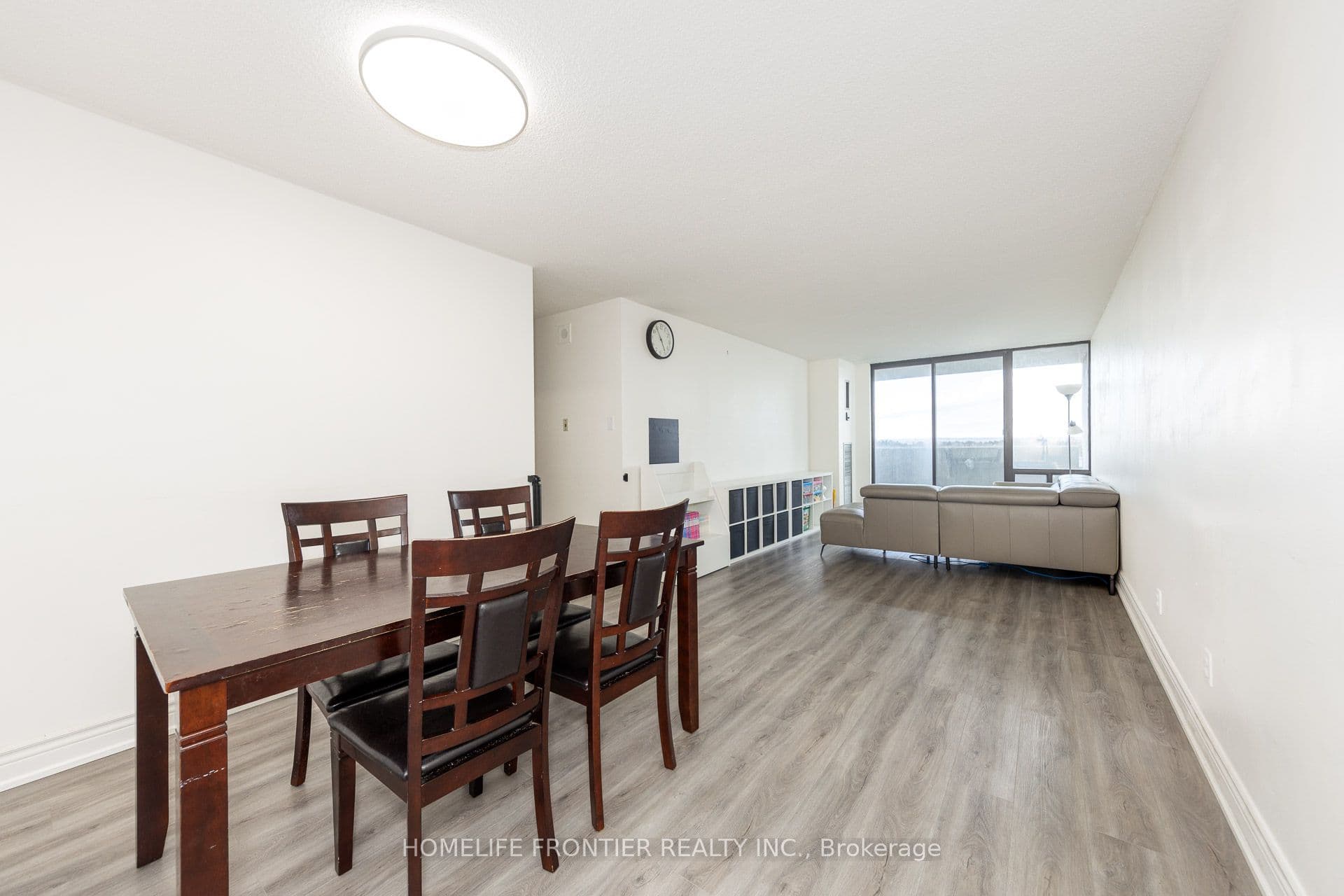 10 Tangreen Court 608, Toronto, ON M2M 4B9