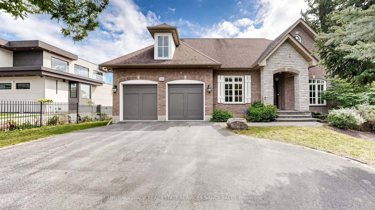1296 LAKESHORE Road W, Oakville, ON L6L 1G2