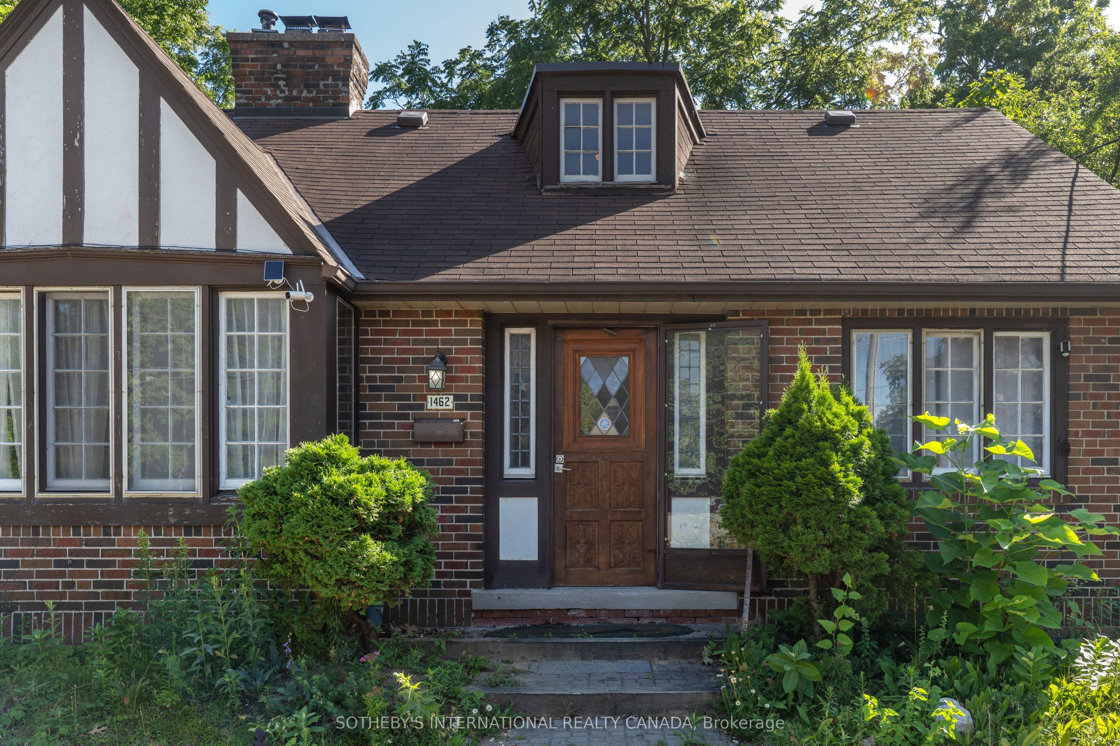 1462 Hurontario Street, Mississauga, ON L5G 3H4