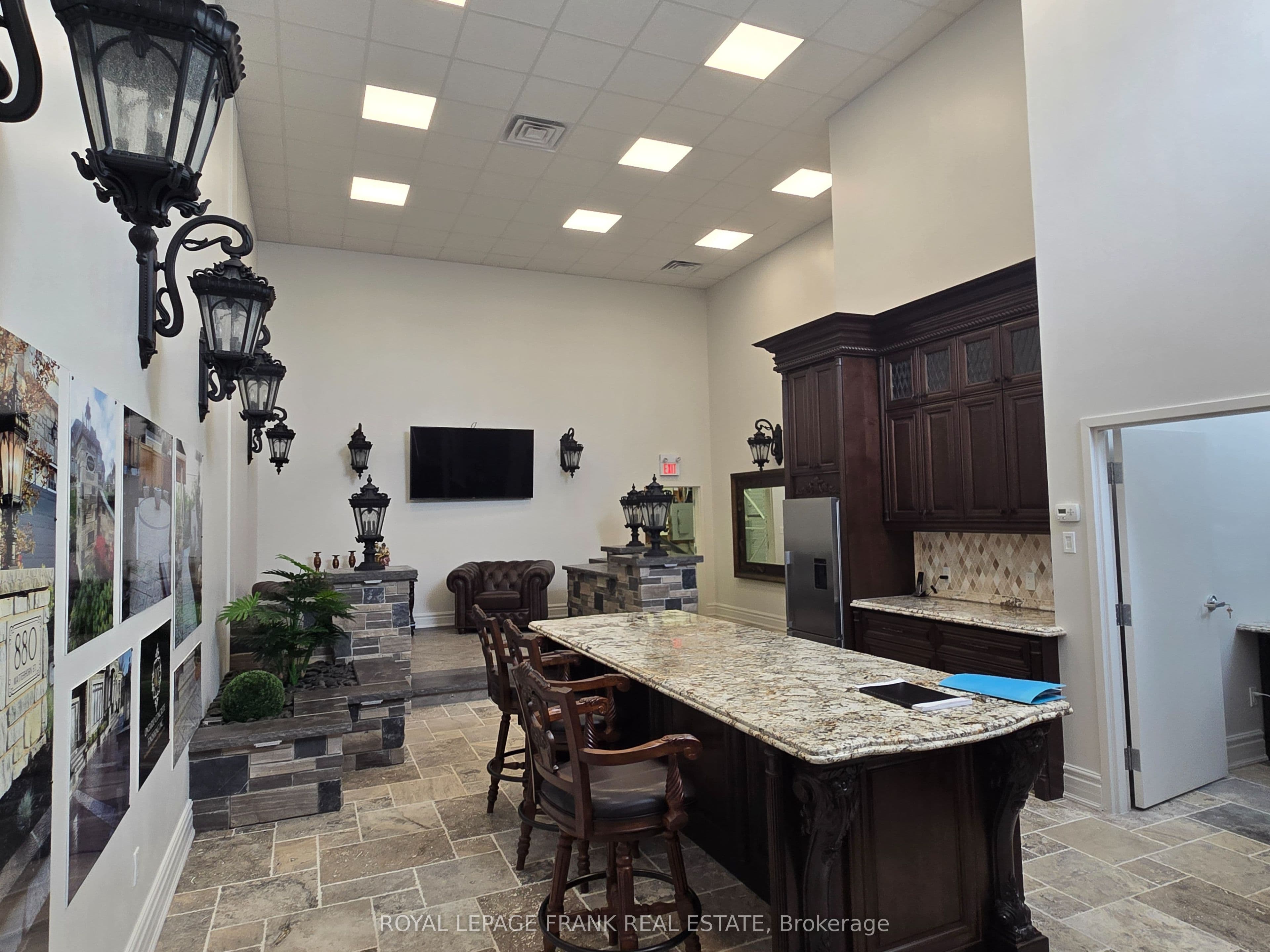 1472 Thornton Road N A2, Oshawa, ON L1H 7K4