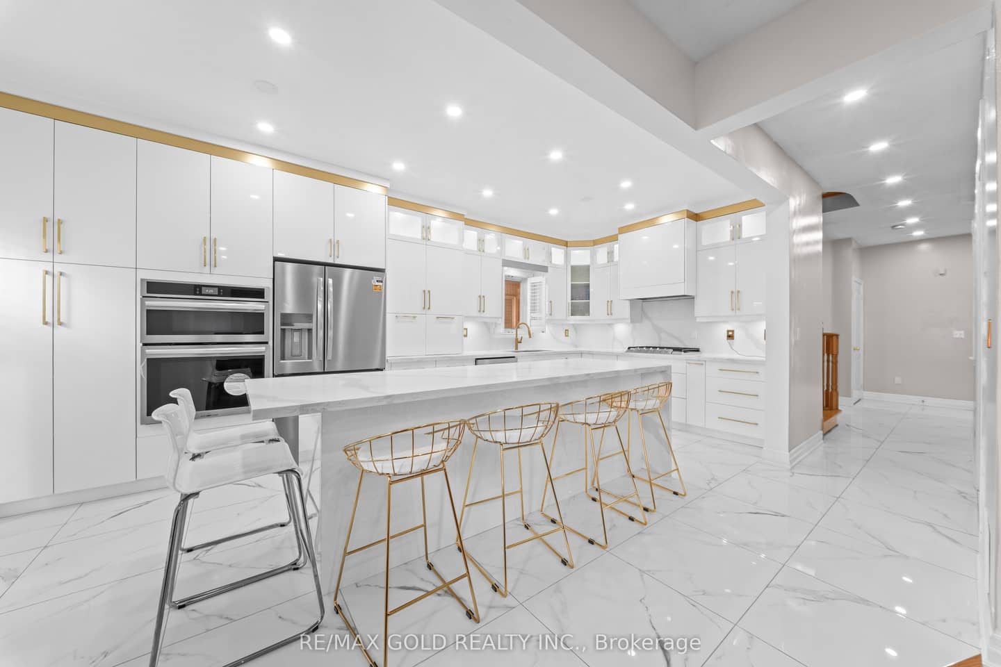 19 Attview Crescent, Brampton, ON L6P 2R5