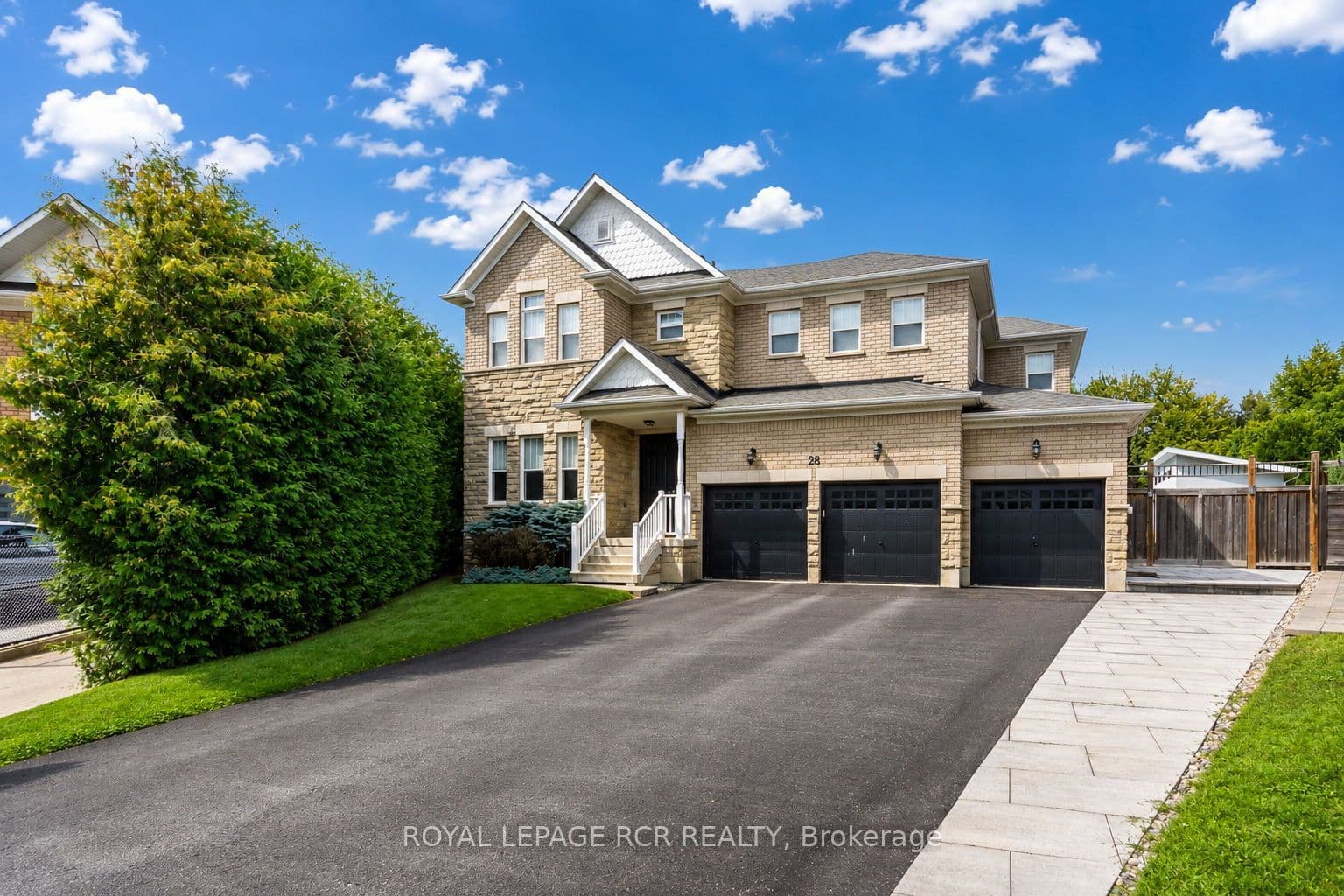 28 Billy Court, Caledon, ON L7C 3X3