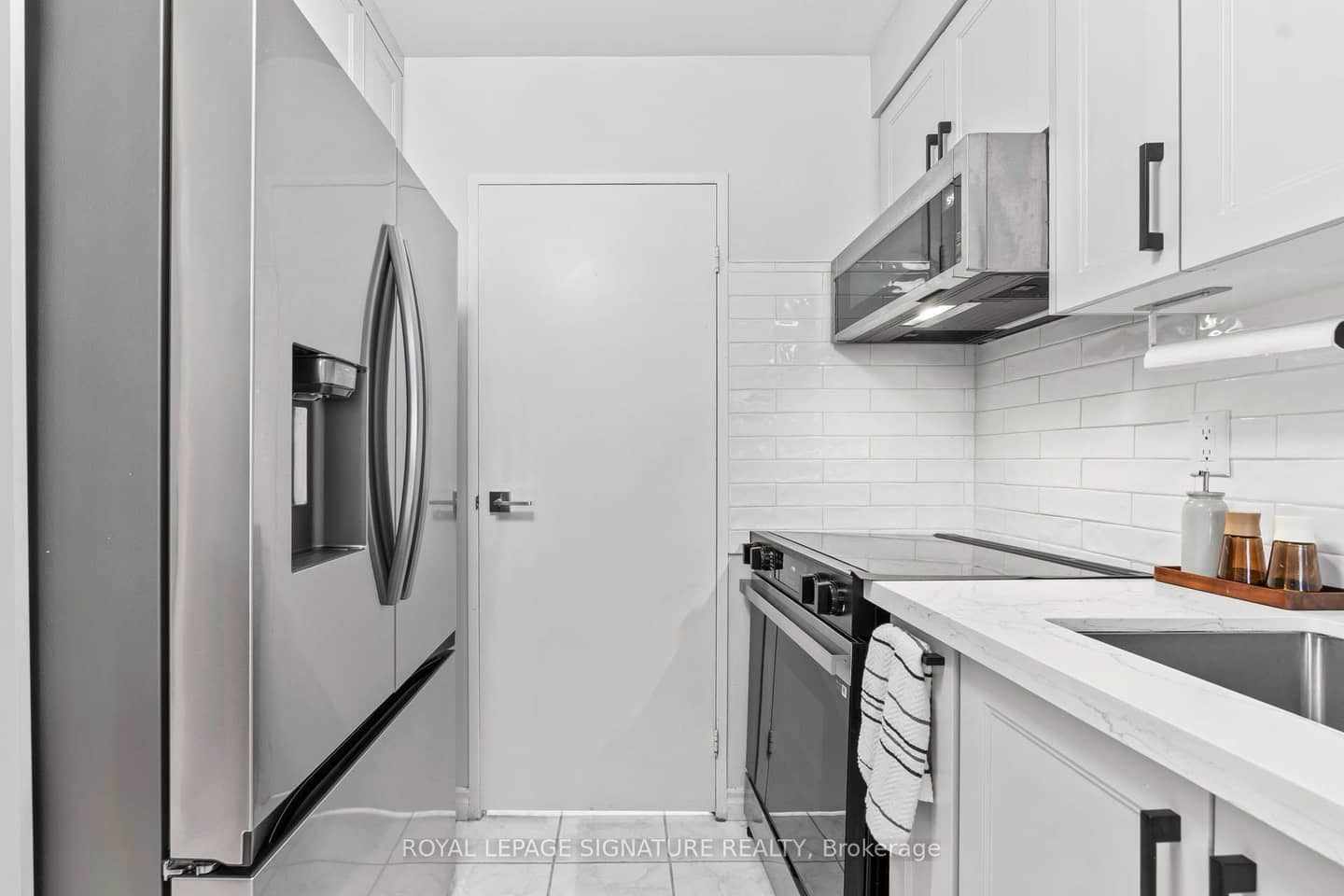 238 Albion Road 607, Toronto, ON M9W 6A7