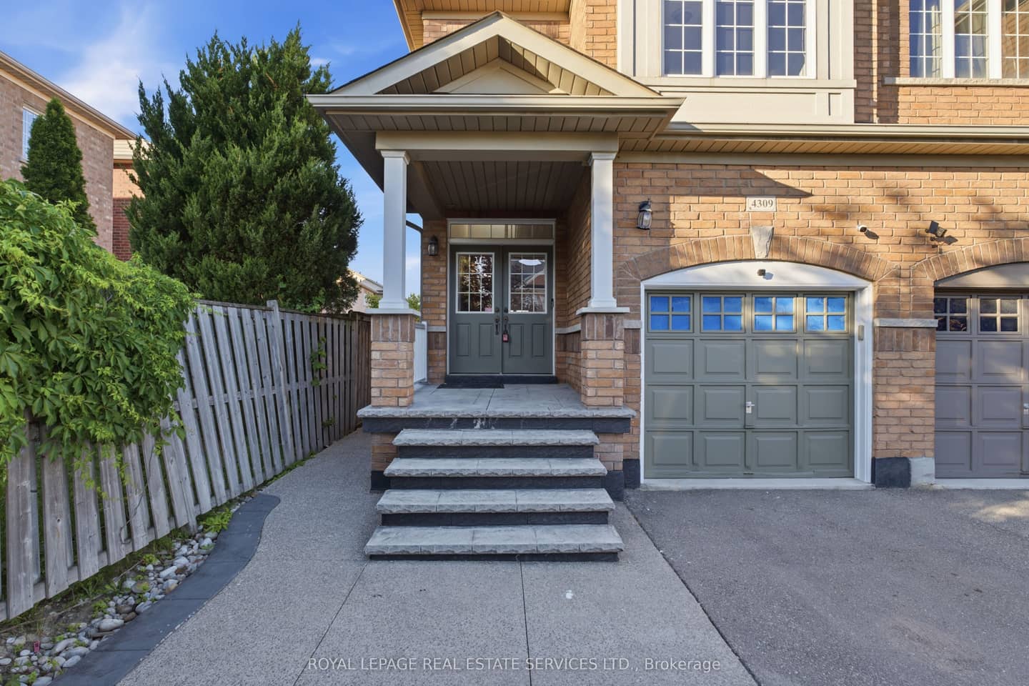 4309 Trail Blazer Way, Mississauga, ON L5R 0A9